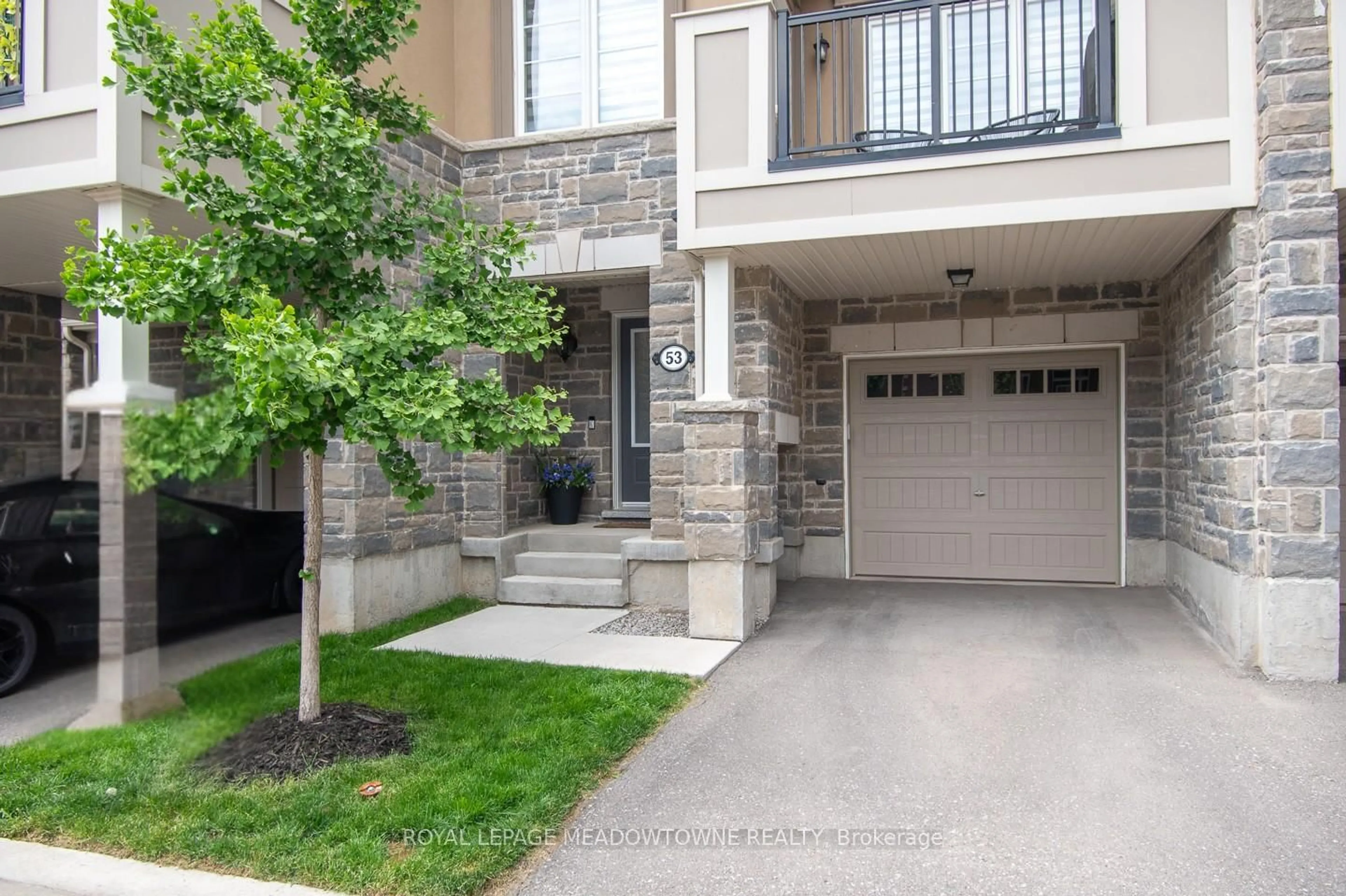 Patio, street for 975 Whitlock Ave #53, Milton Ontario L9E 1S9
