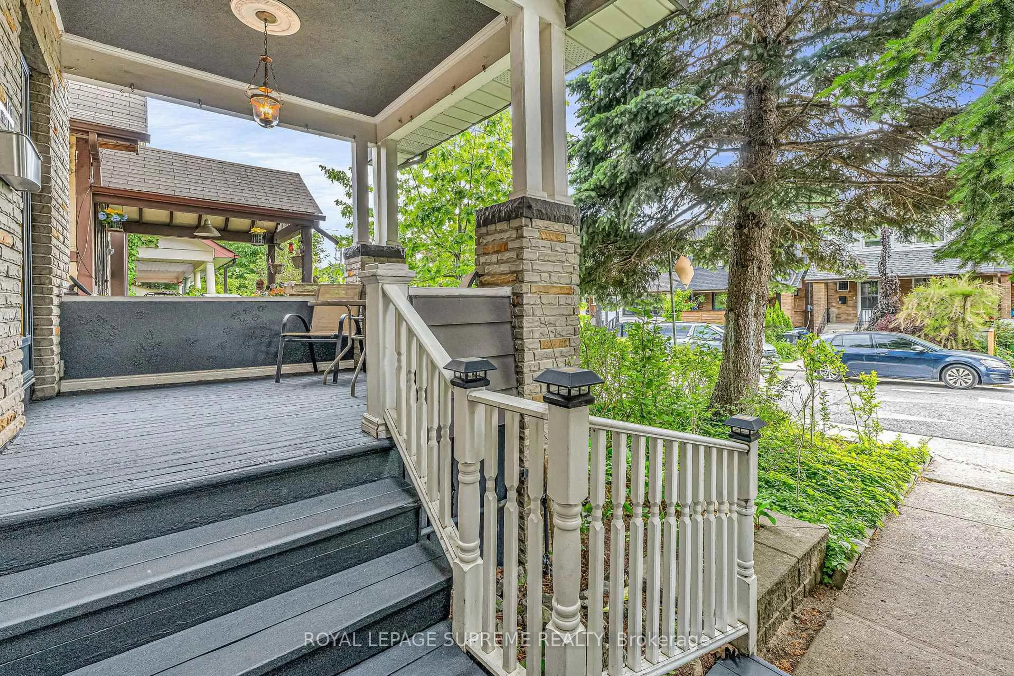 Patio, street for 111 Blackthorn Ave, Toronto Ontario M6N 3H4