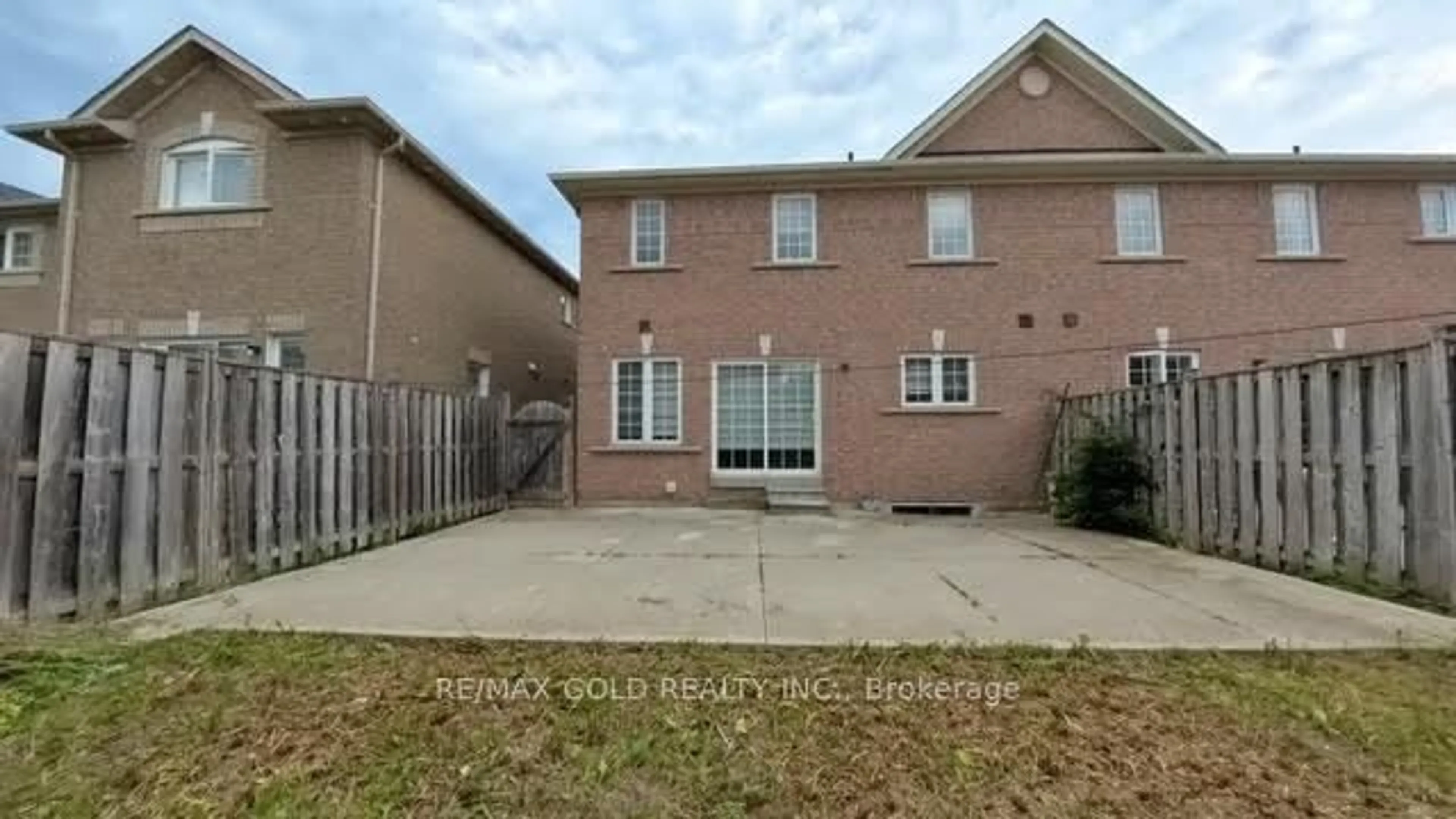 Unknown for 16 Sestina Crt, Brampton Ontario L6P 1R9