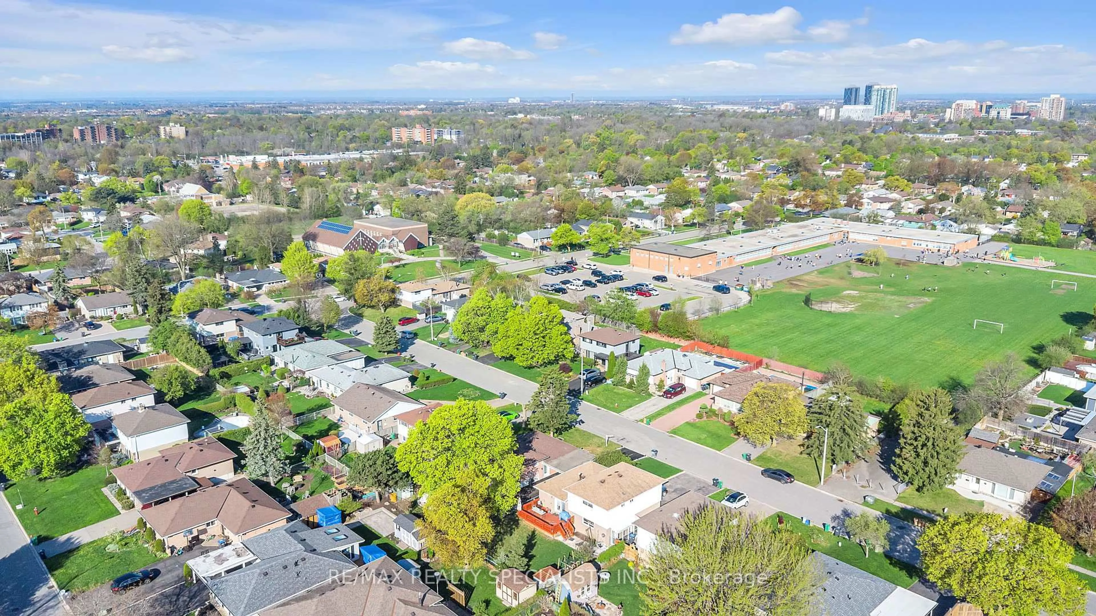 A pic from outside/outdoor area/front of a property/back of a property/a pic from drone, street for 9 Pleaseley Rd, Brampton Ontario L6W 1K7