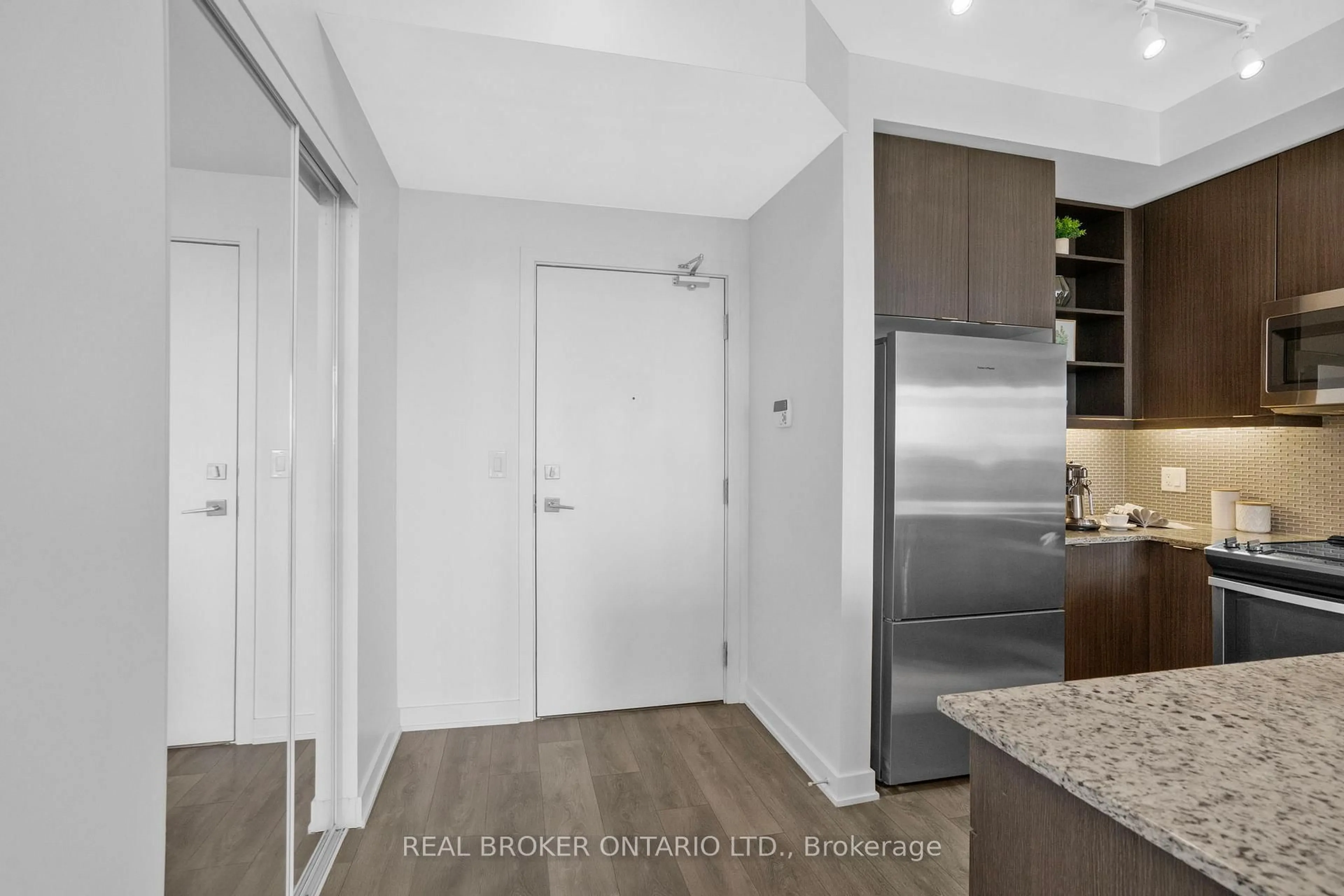 Unknown for 4633 Glen Erin Dr #705, Mississauga Ontario L5M 7S1