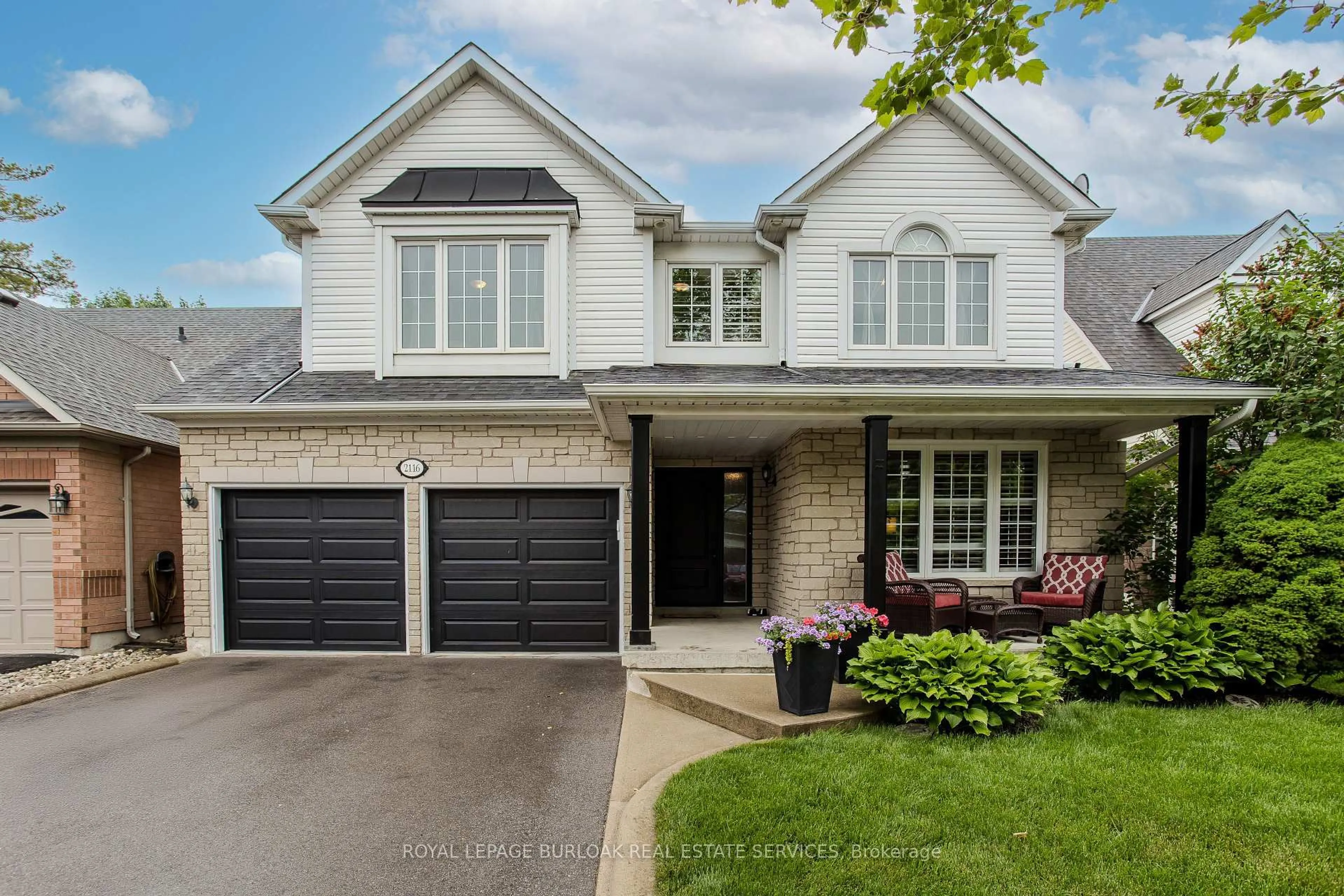 Home with brick exterior material, street for 2116 Woodsmere Crt, Burlington Ontario L7L 6J5