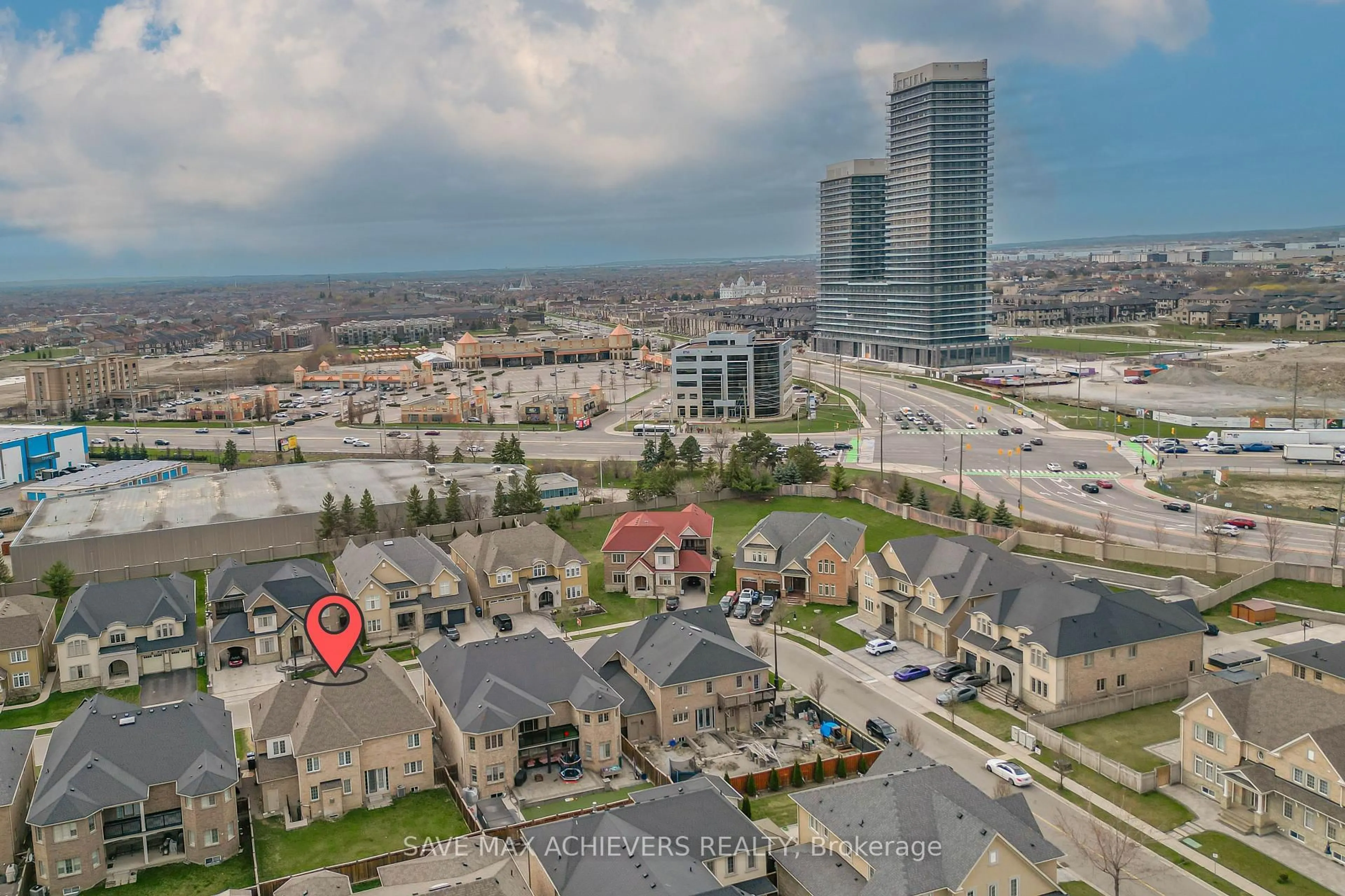 A pic from outside/outdoor area/front of a property/back of a property/a pic from drone, city buildings view from balcony for 7 Seacliff Cres, Brampton Ontario L6T 0A4