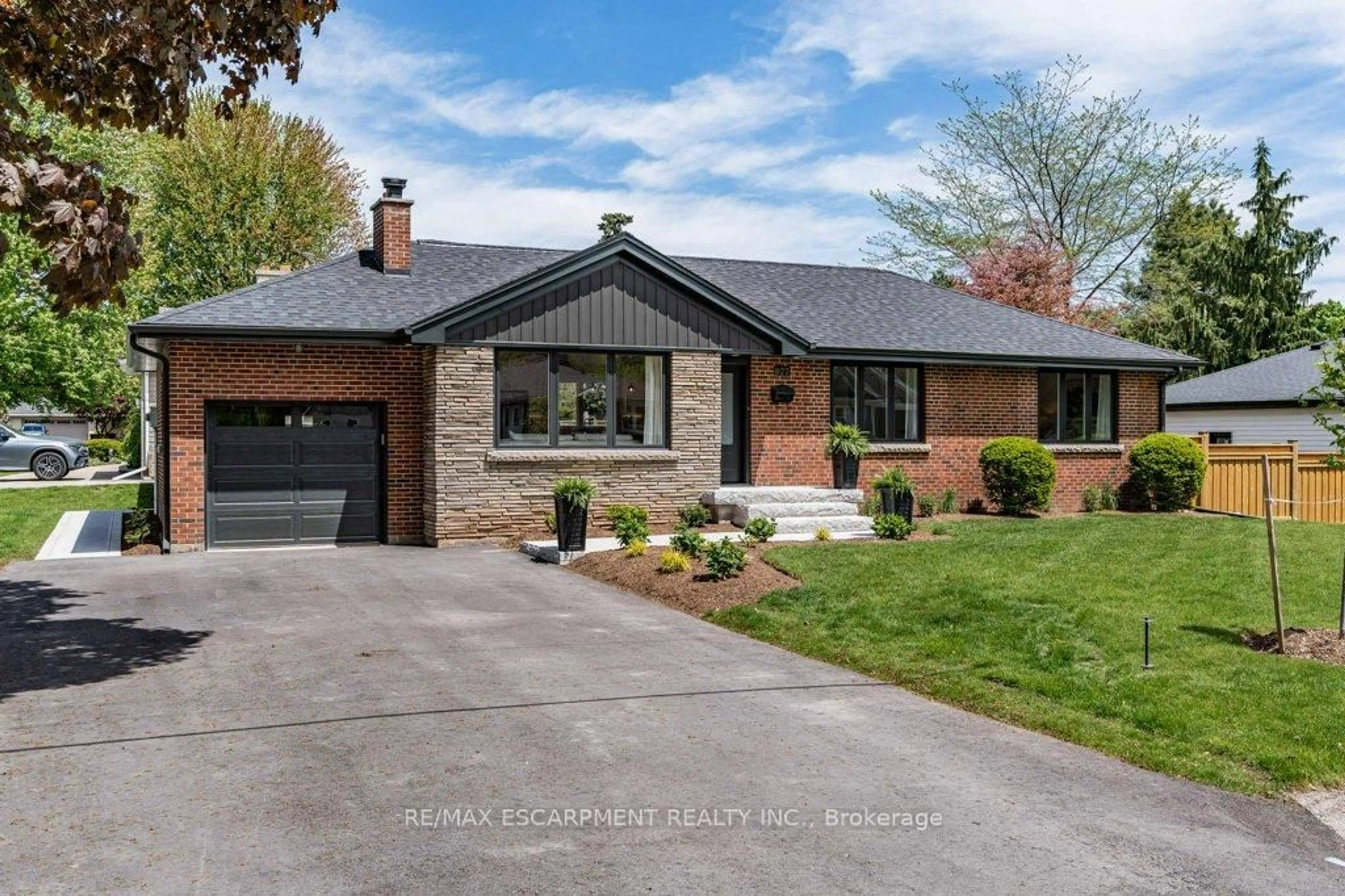 Home with brick exterior material, street for 877 Condor Dr, Burlington Ontario L7T 3A8