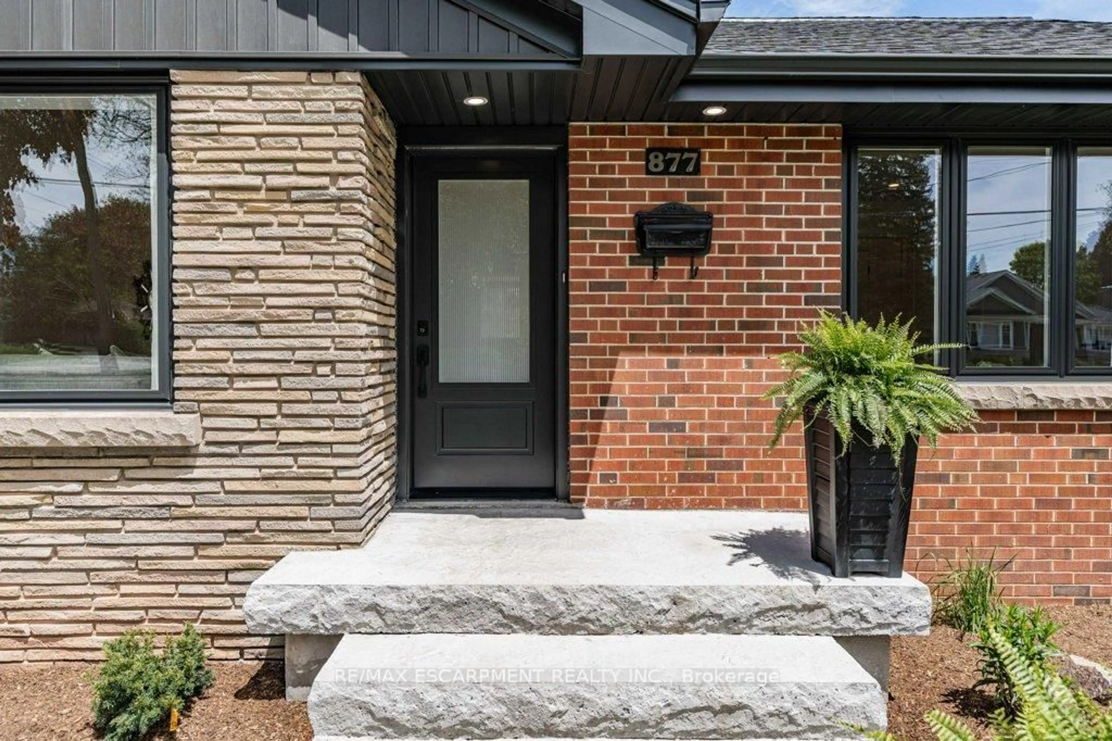 Home with brick exterior material, street for 877 Condor Dr, Burlington Ontario L7T 3A8