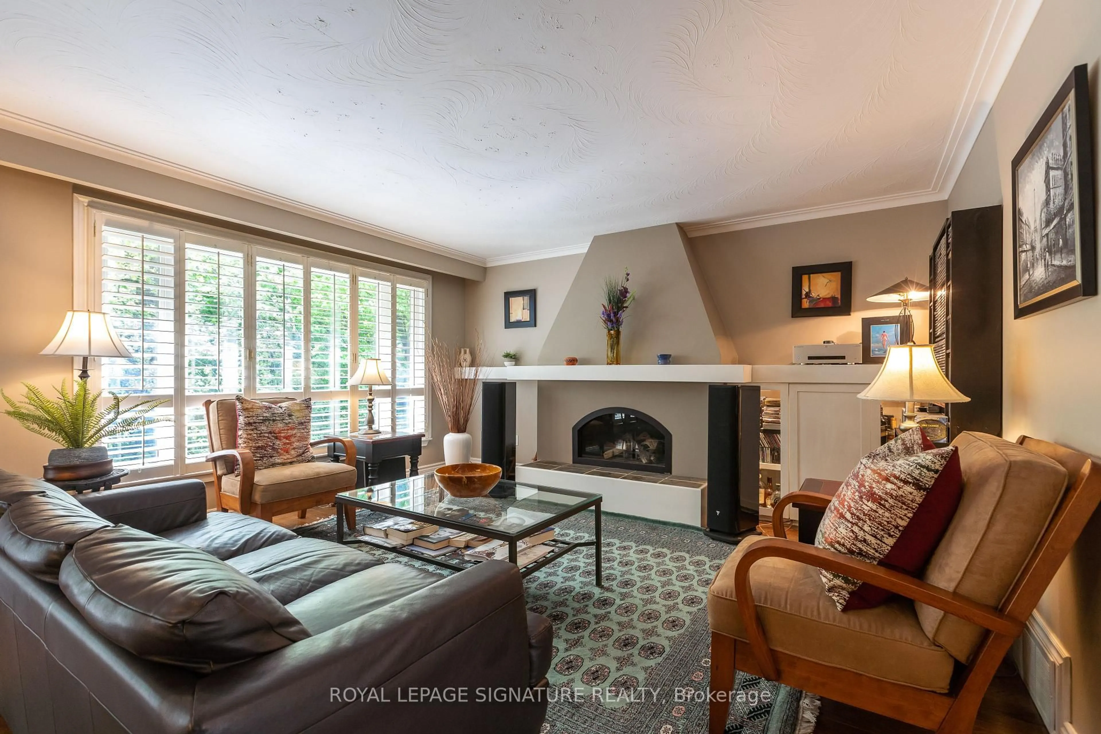 Living room with furniture, unknown for 31 Norbert Cres, Toronto Ontario M9C 3J8