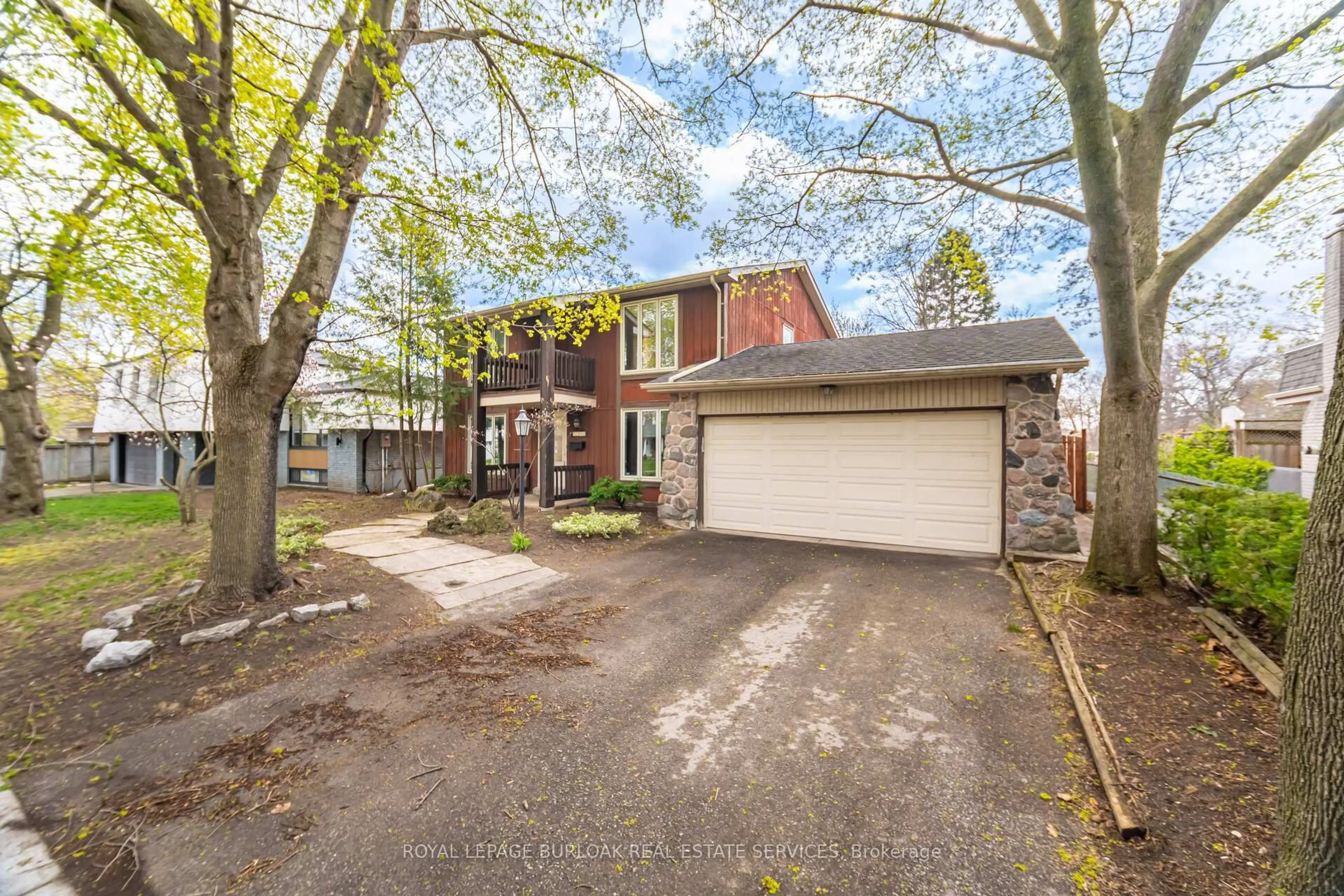 Home with brick exterior material, street for 204 Arichat Rd, Oakville Ontario L6J 5N4