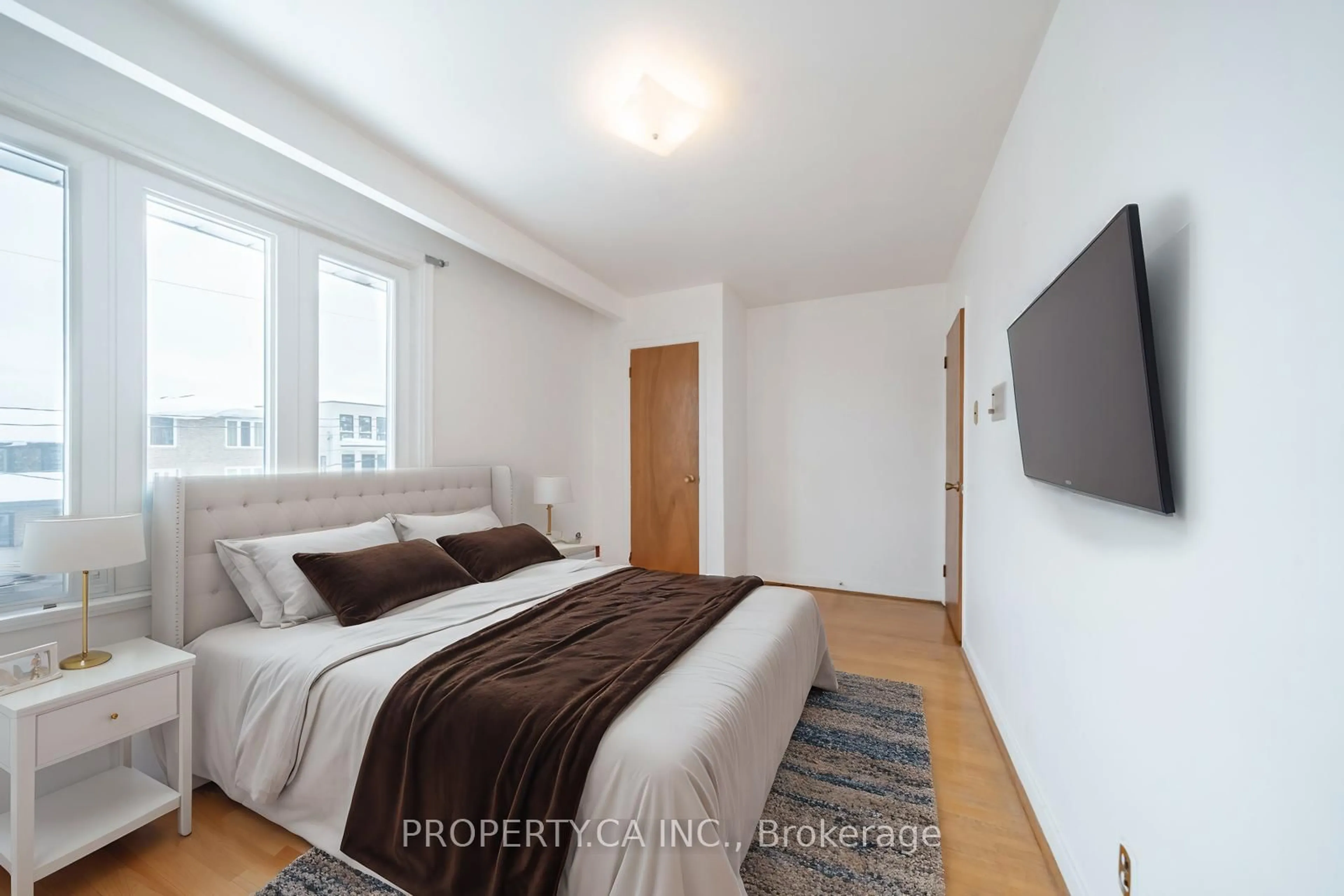 Bedroom with bed, unknown for 2098 Dufferin St, Toronto Ontario M6E 3R7