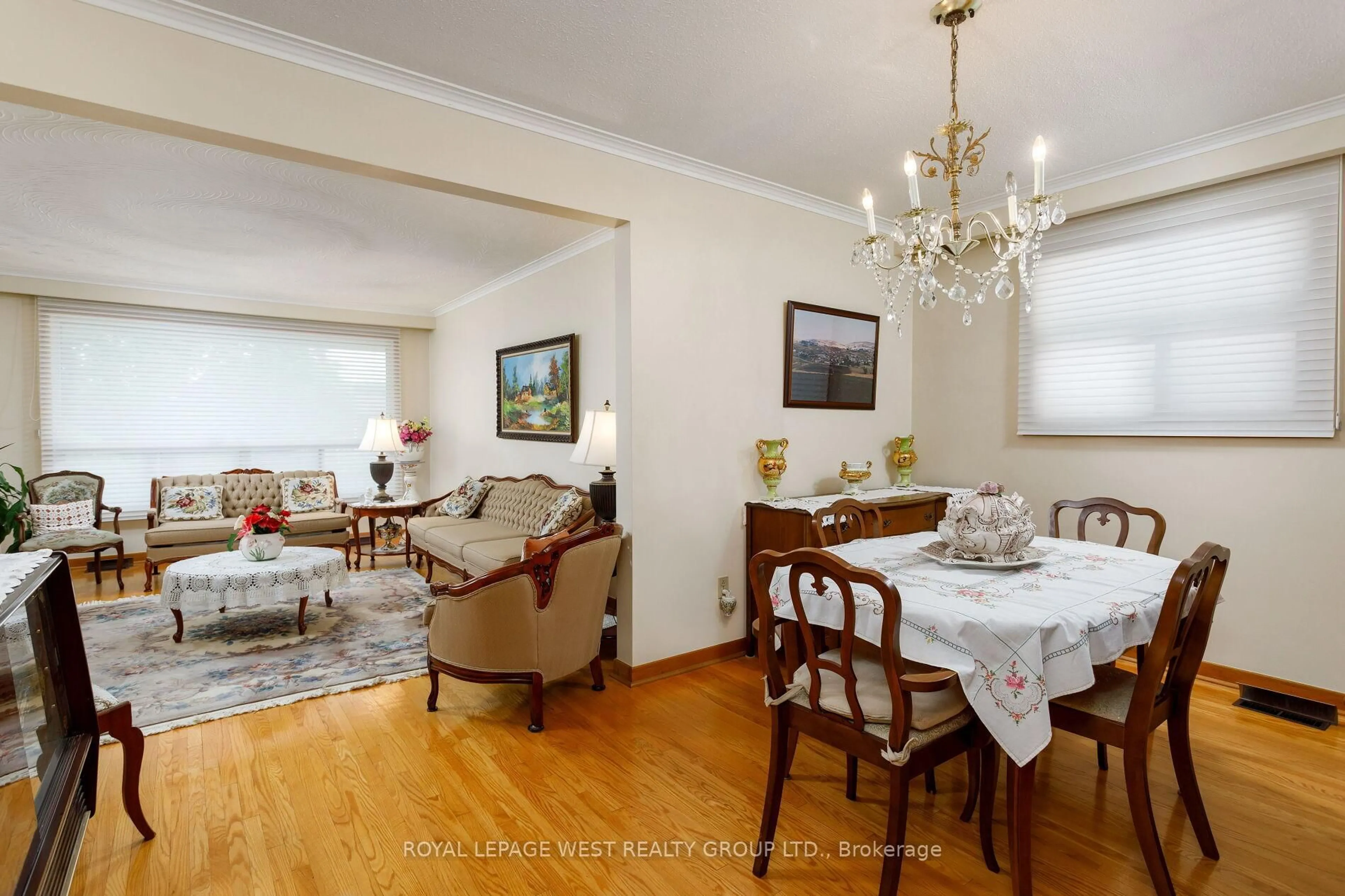 Dining room, wood/laminate floor for 47 Potsdam Rd, Toronto Ontario M3N 1N2