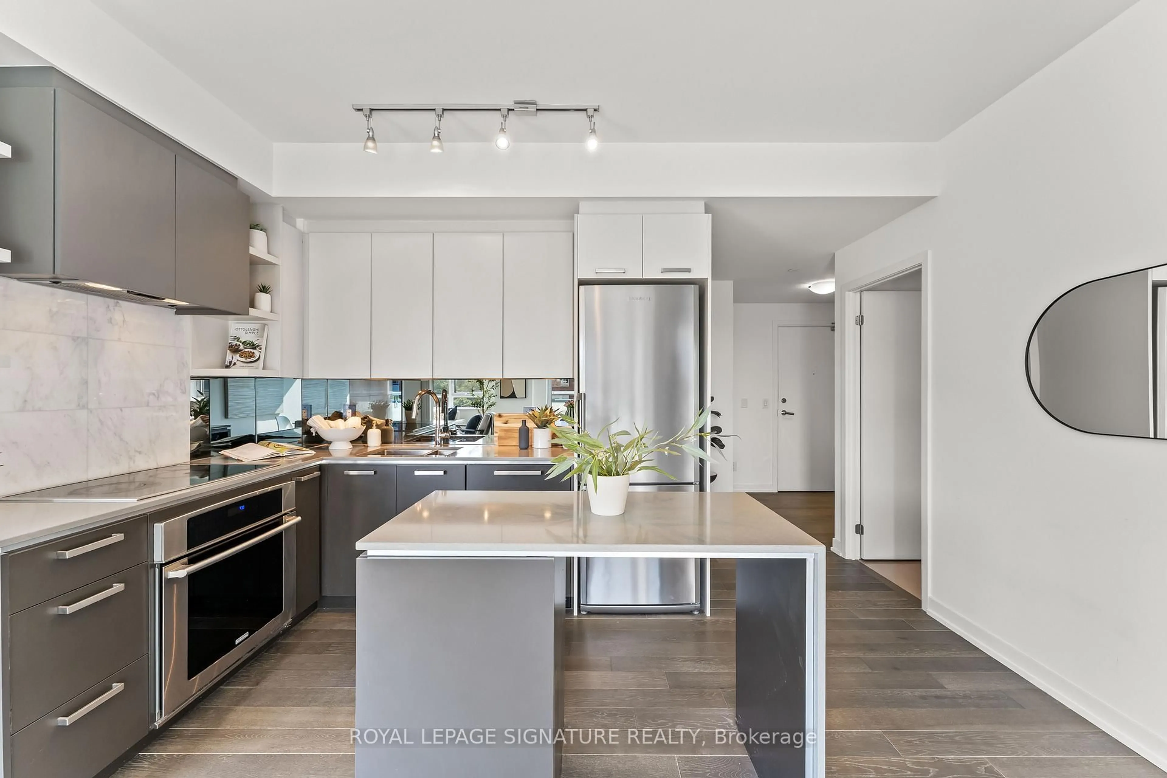 Open concept kitchen, unknown for 1830 Bloor St #525, Toronto Ontario M6P 0A2
