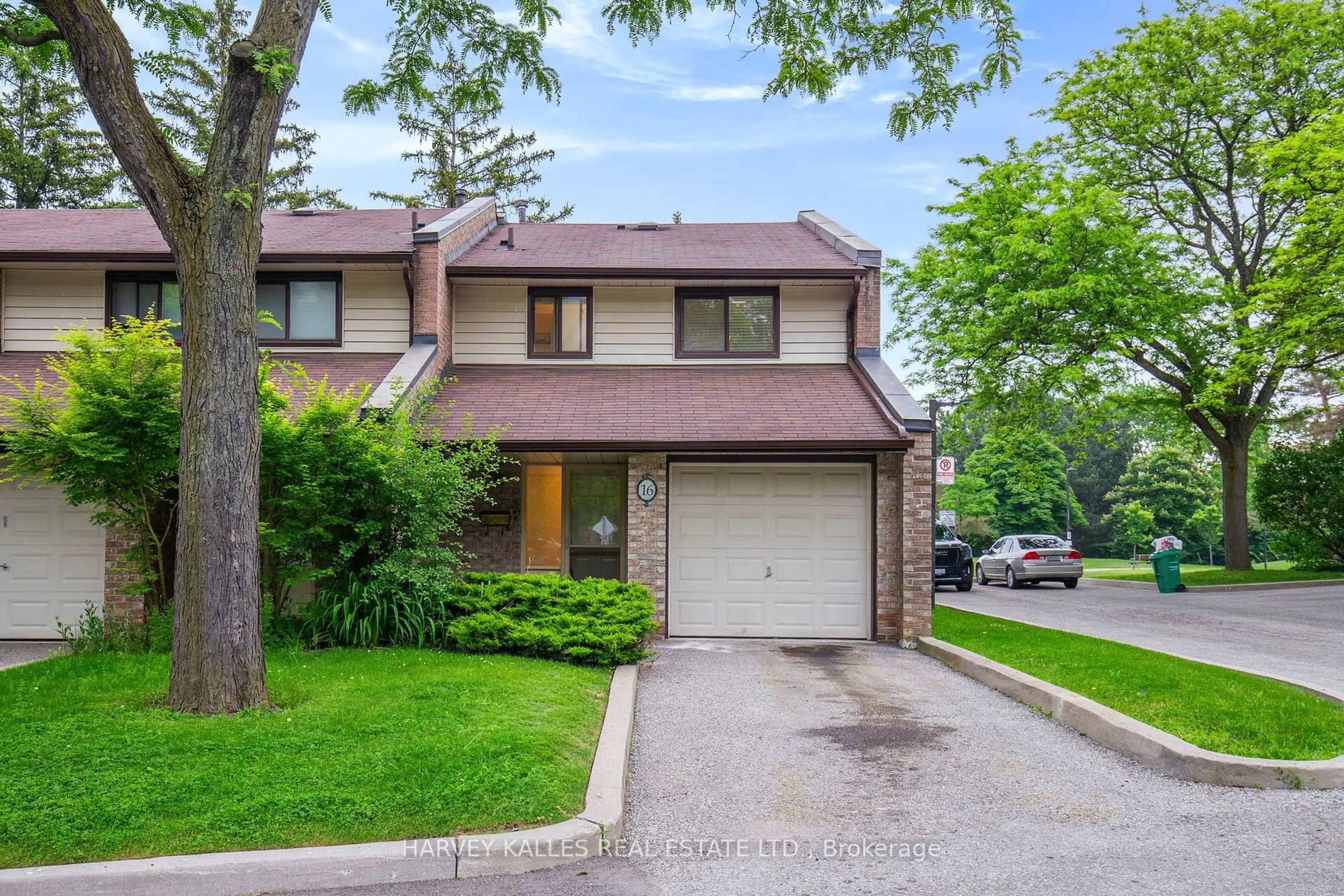 Home with brick exterior material, street for 2020 South Millway #16, Mississauga Ontario L5L 1K2