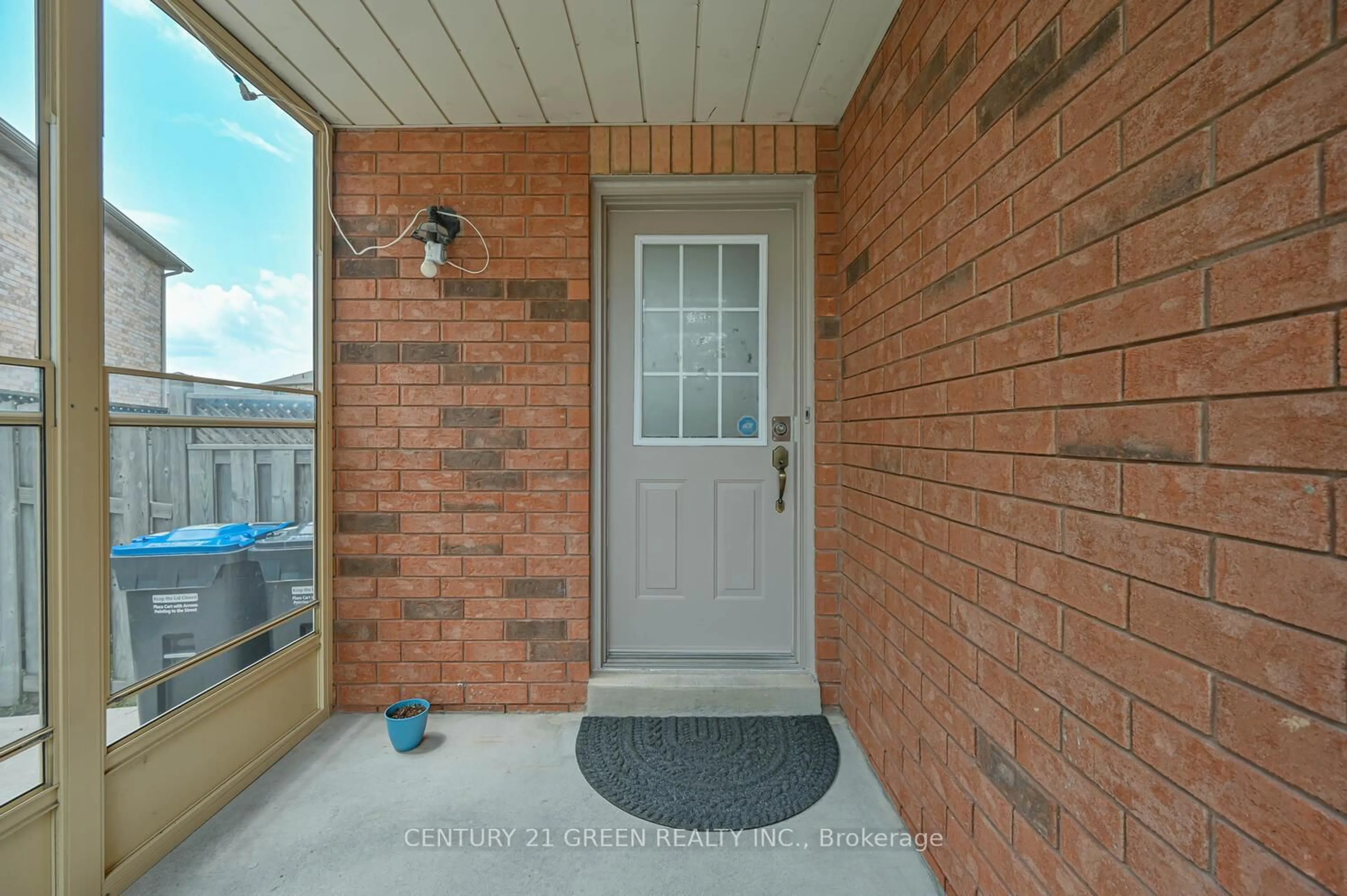 Indoor entryway for 26 WHITEFACE Cres, Brampton Ontario L6X 4W6