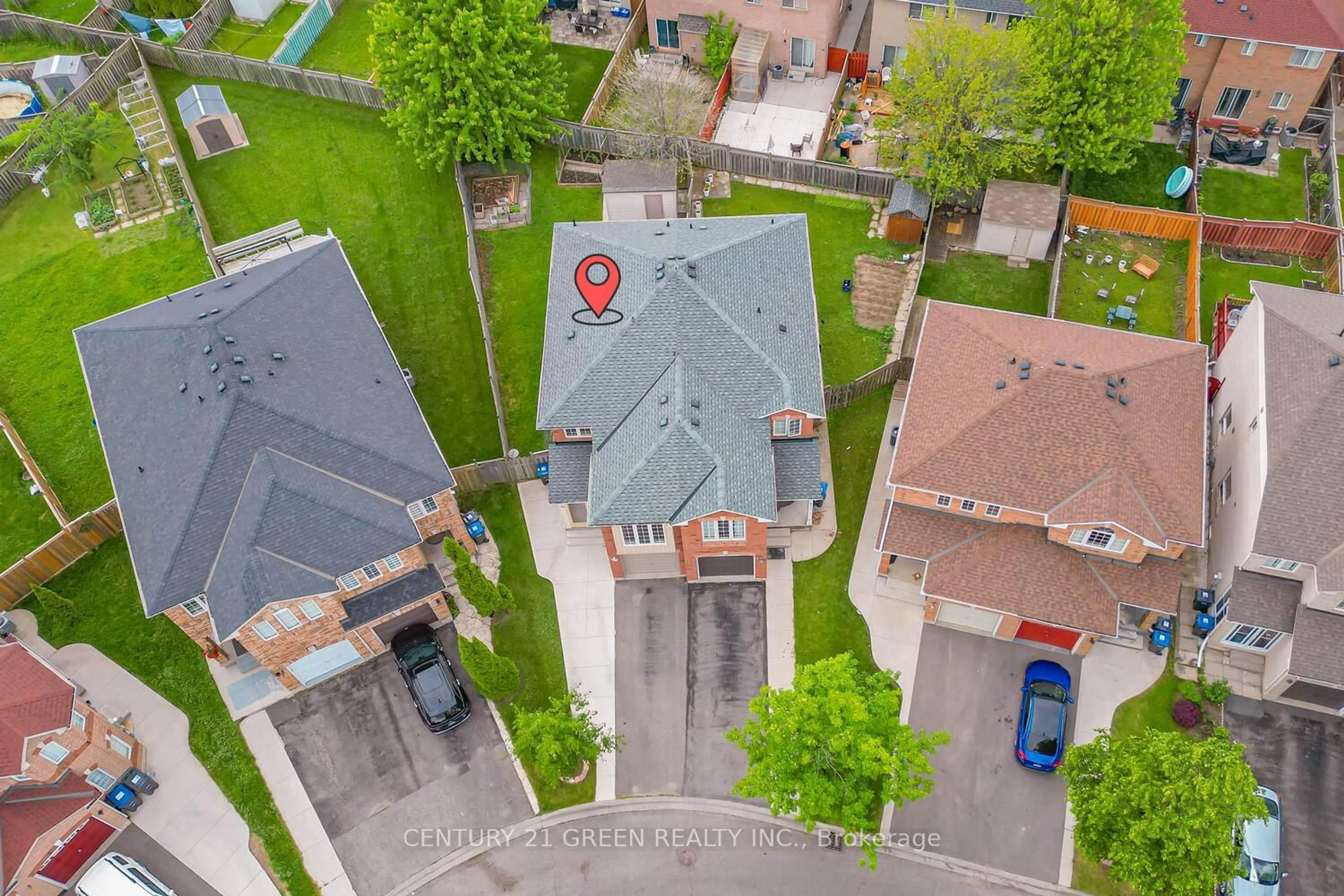 A pic from outside/outdoor area/front of a property/back of a property/a pic from drone, street for 26 WHITEFACE Cres, Brampton Ontario L6X 4W6