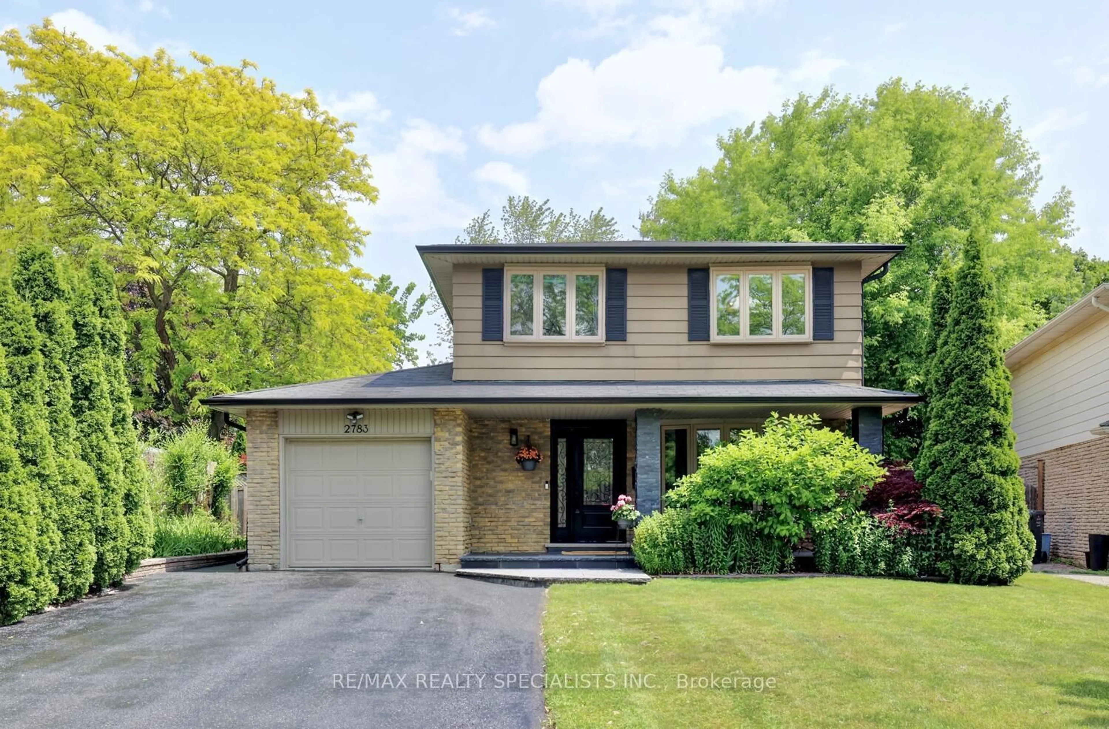 Home with brick exterior material, street for 2783 Kinnerton Cres, Mississauga Ontario L5K 2B3
