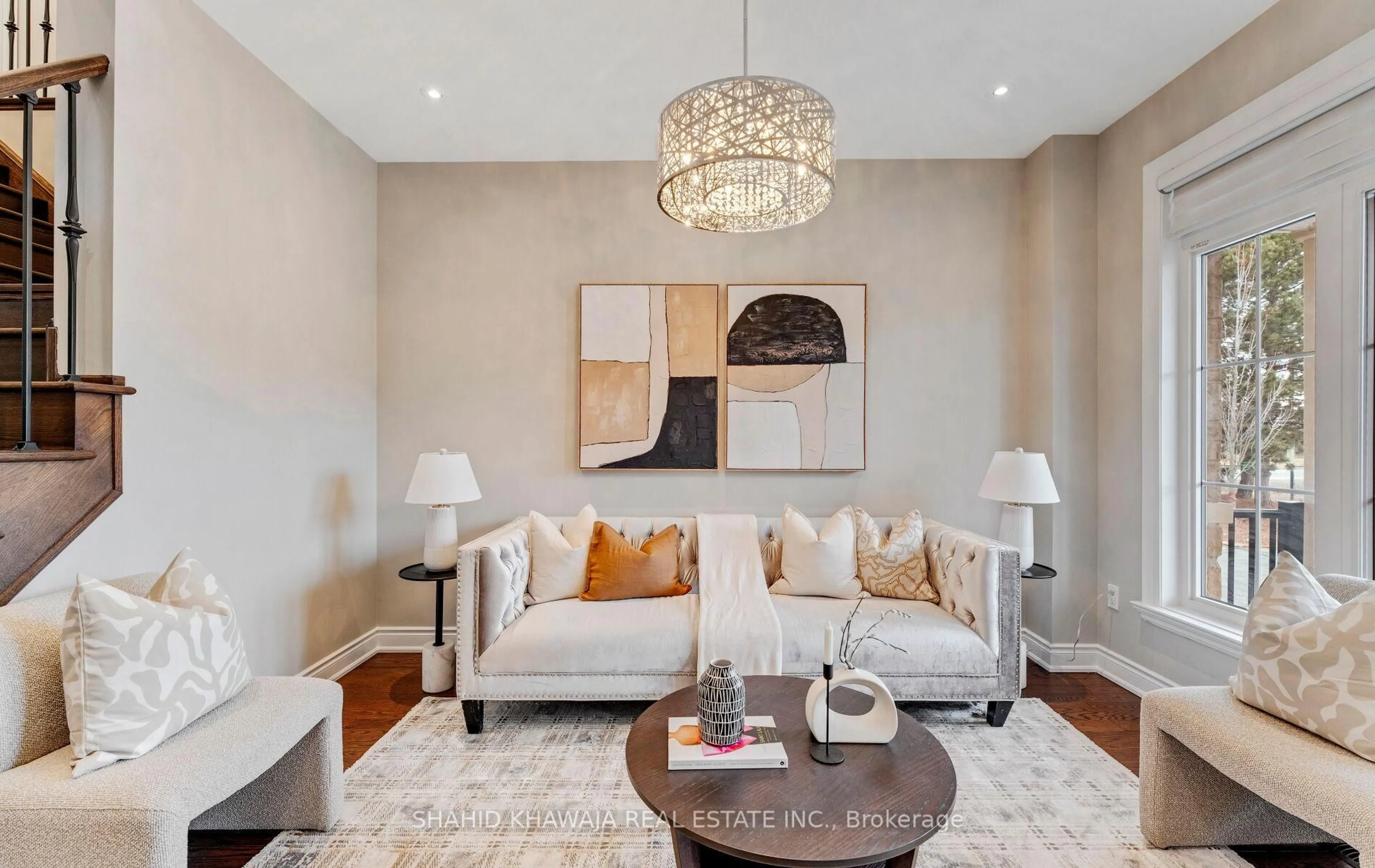 Living room with furniture, unknown for 3986 Worthview Pl, Mississauga Ontario L5N 6S7