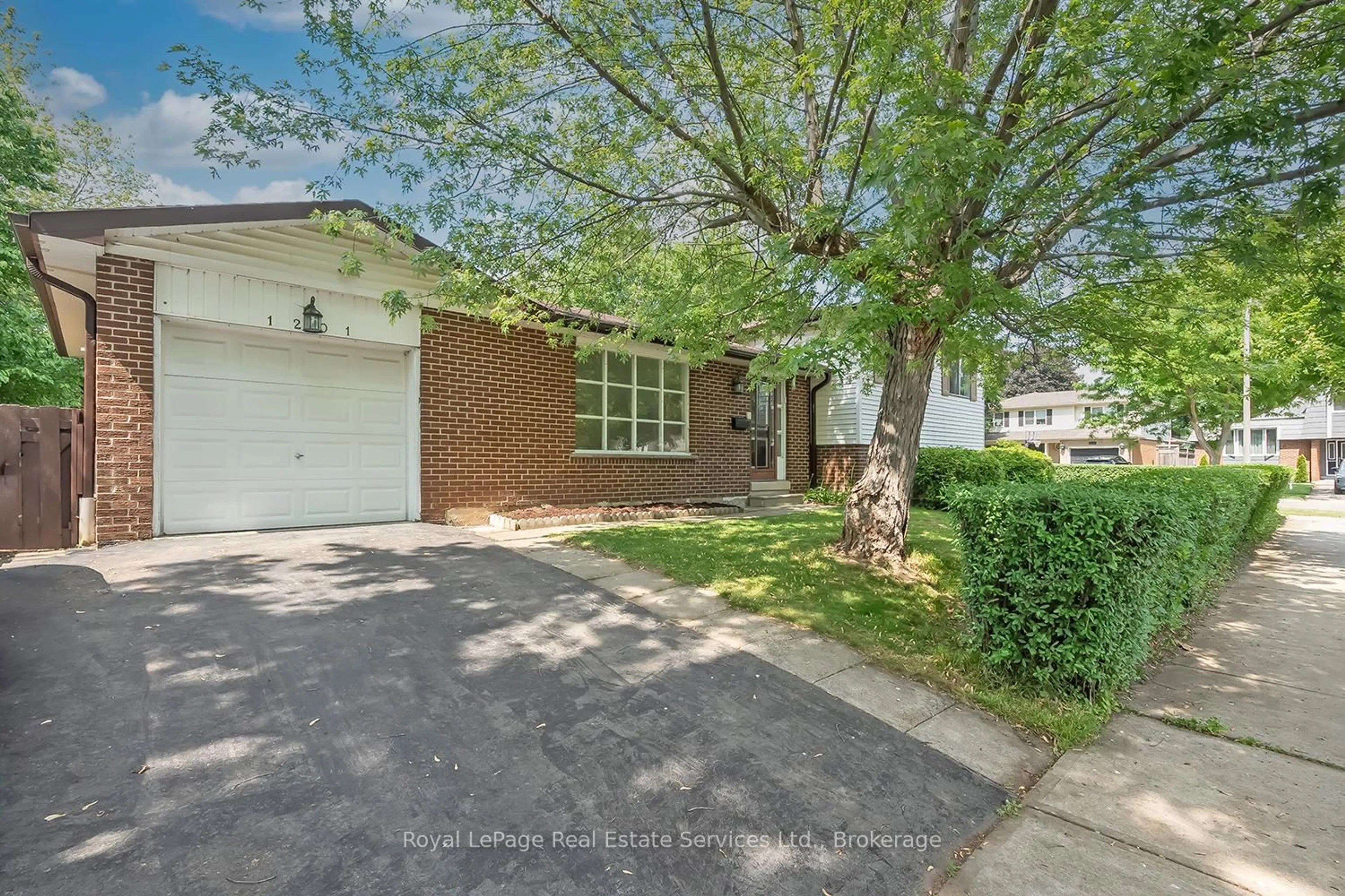 Unknown for 1201 Consort Cres, Burlington Ontario L7M 1J8