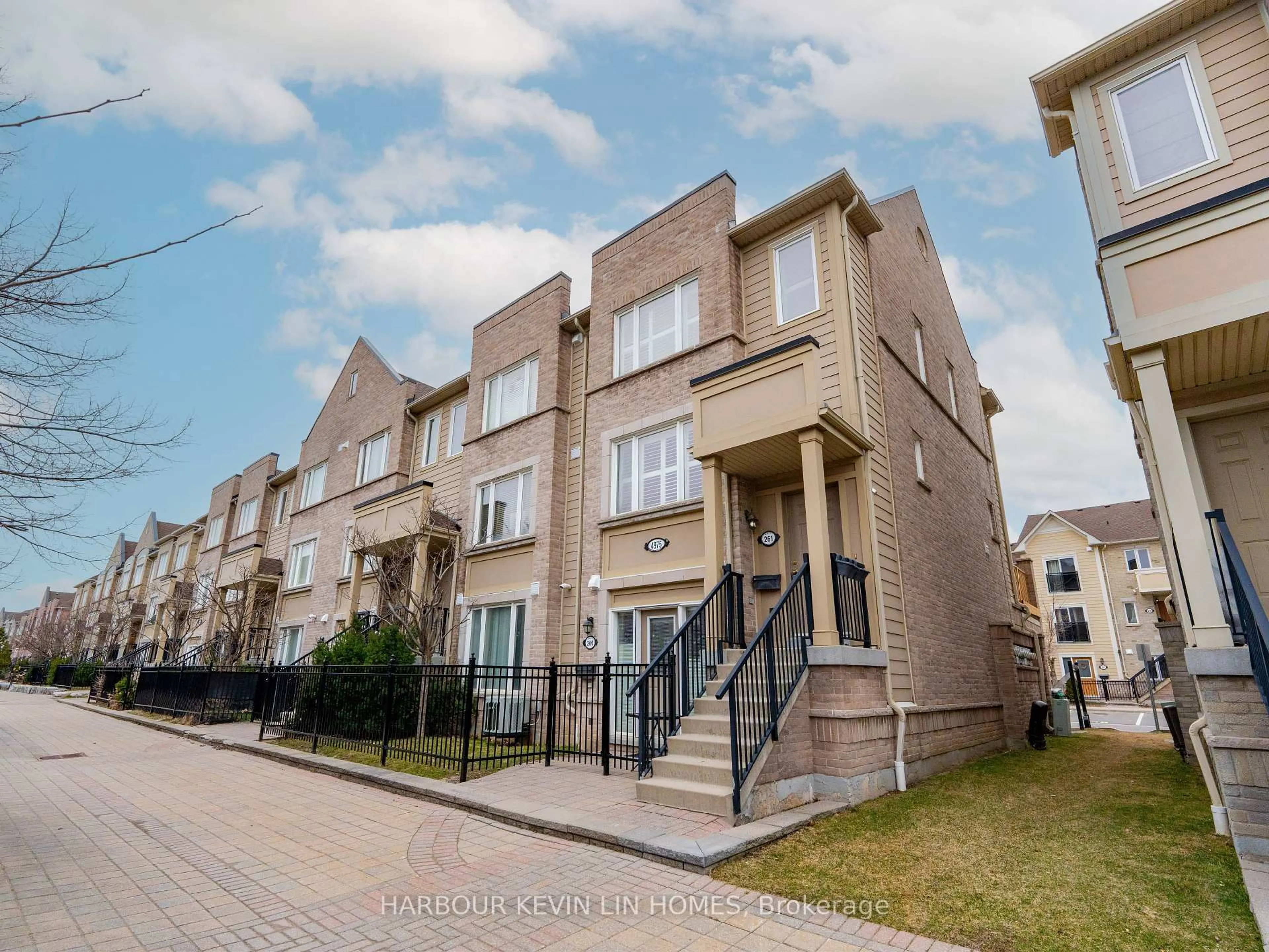 Unknown for 4975 Southampton Dr #261, Mississauga Ontario L5M 8E2