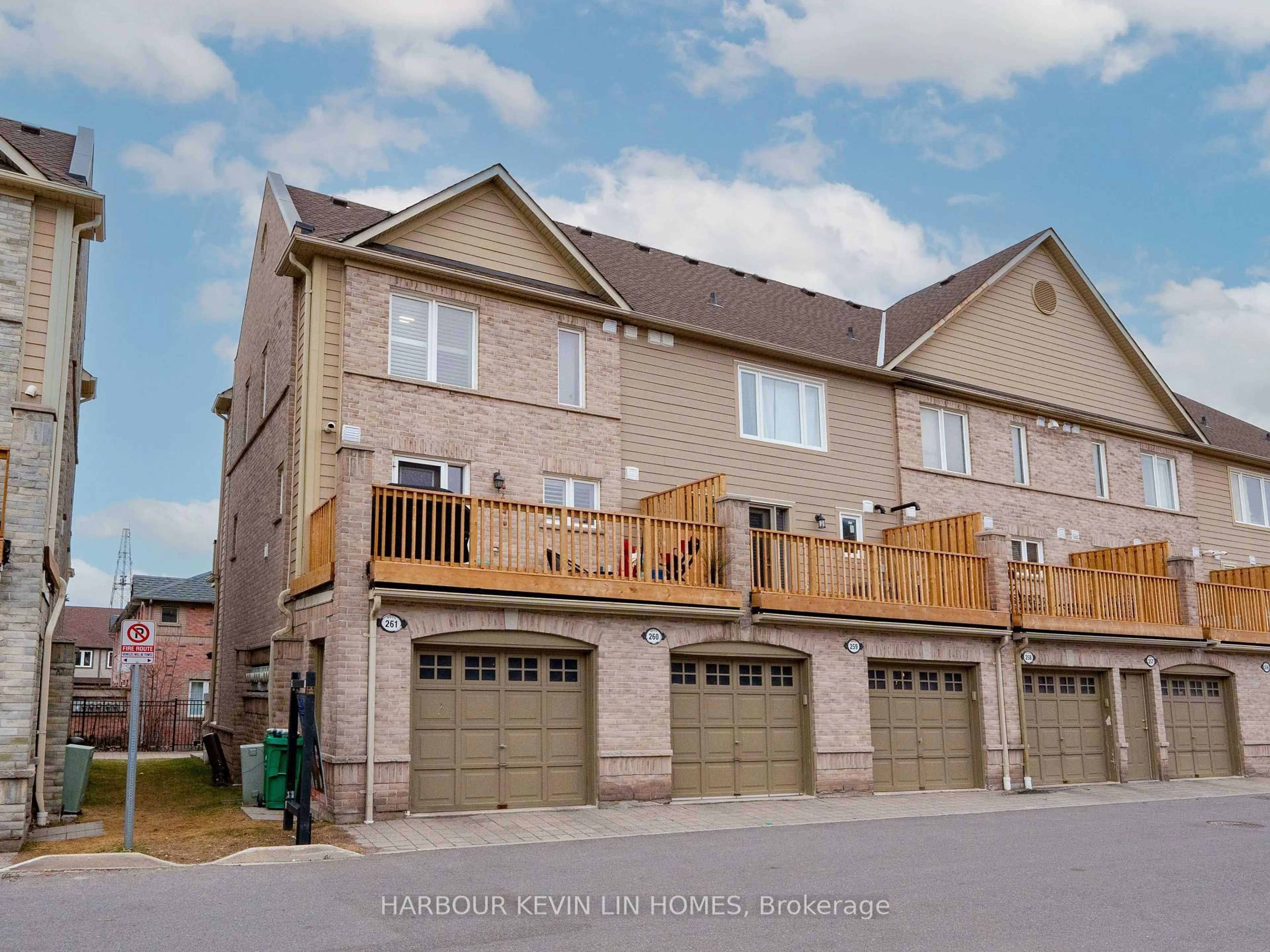 Unknown for 4975 Southampton Dr #261, Mississauga Ontario L5M 8E2