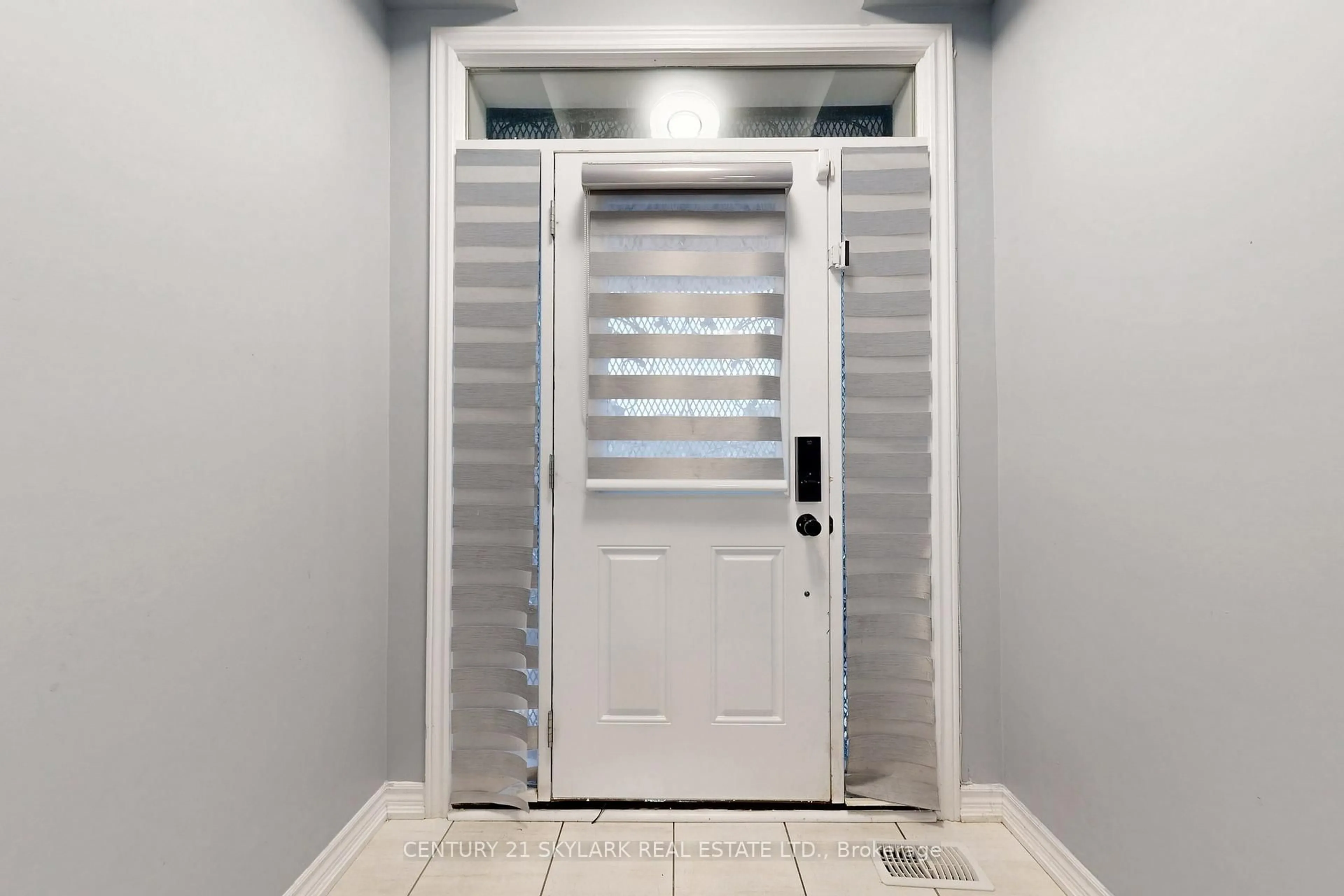 Indoor entryway for 12 Savino Dr, Brampton Ontario L6Z 0J5