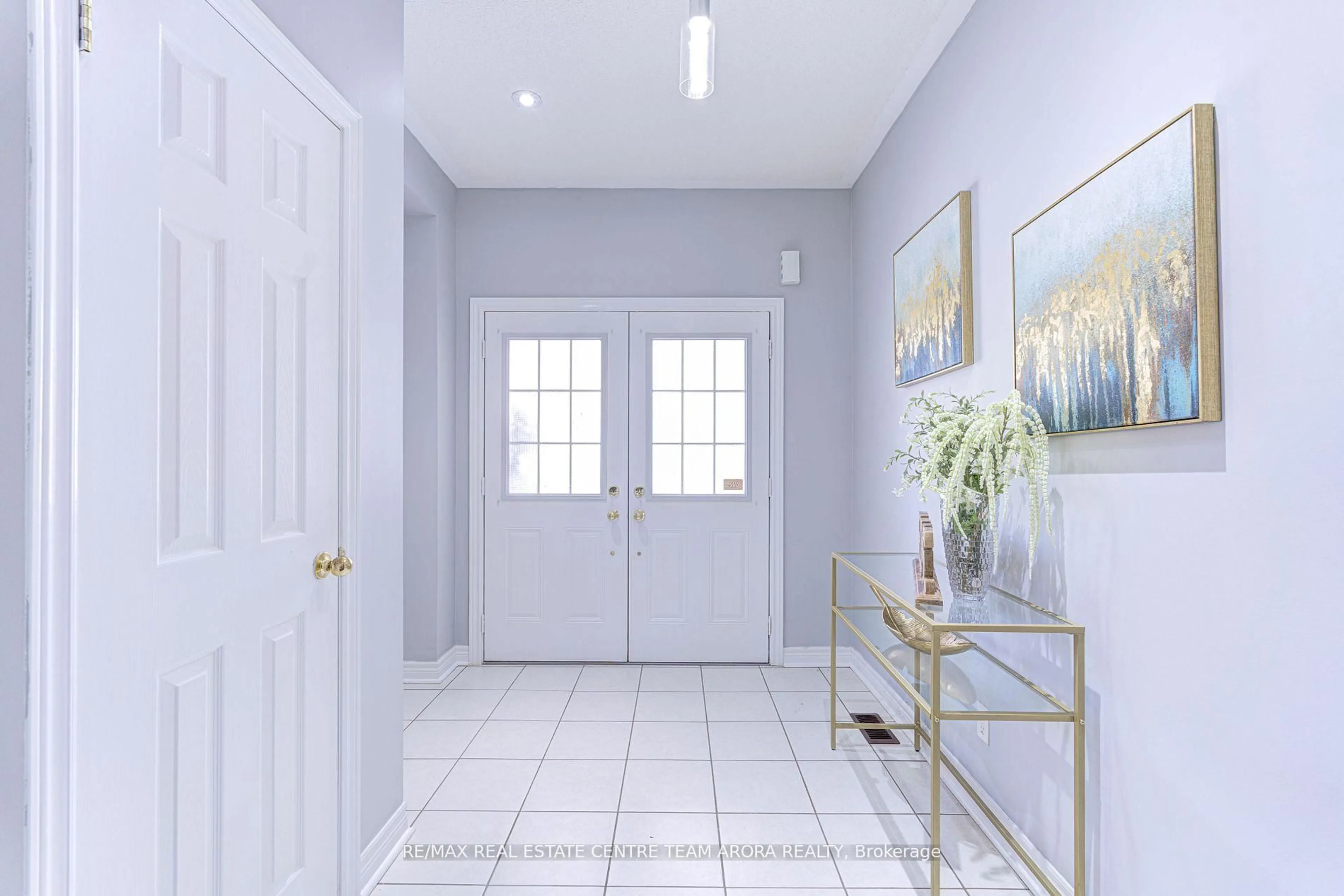 Indoor entryway for 361 Cedric Terr, Milton Ontario L9T 8P3