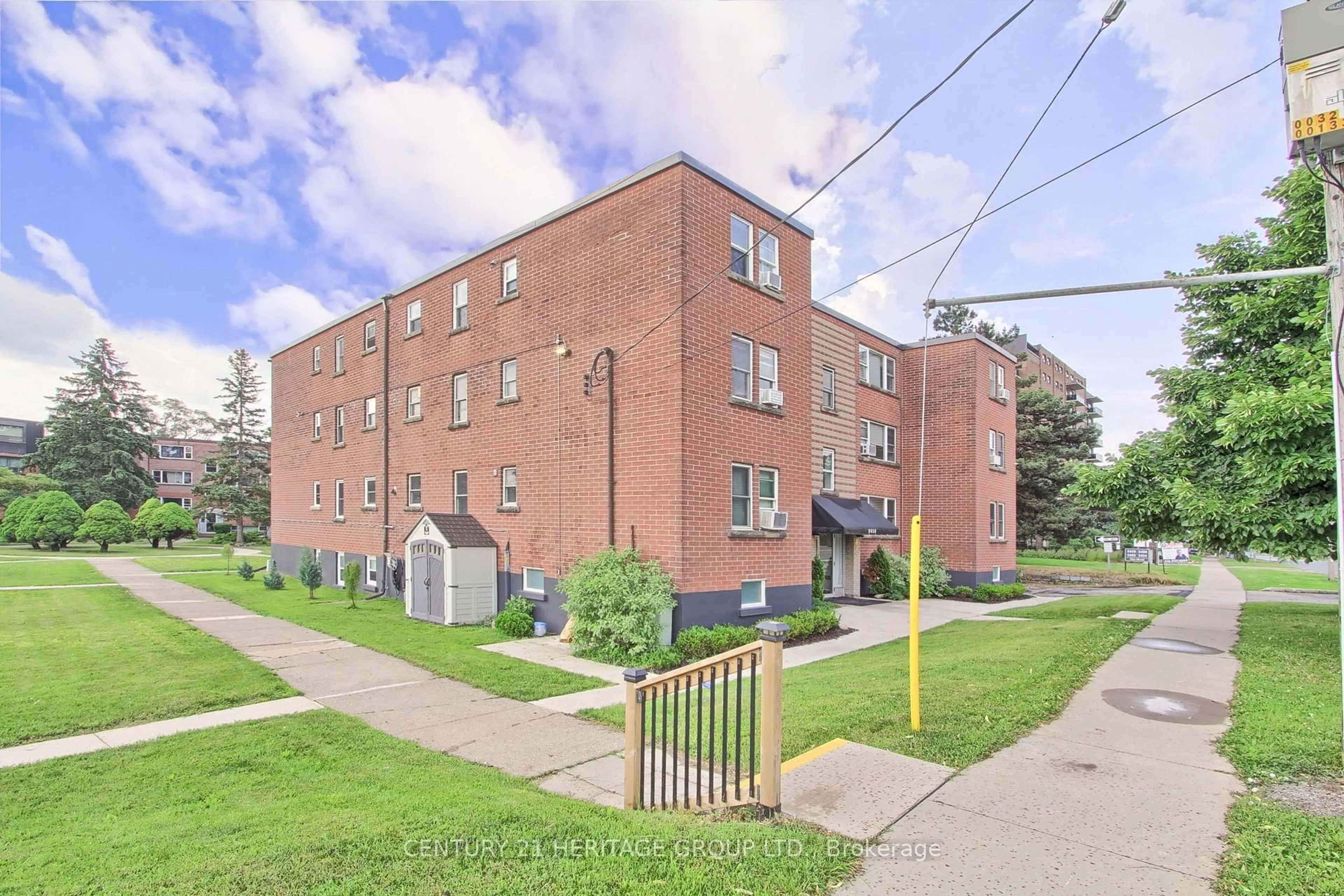 Unknown for 2418 New St #8, Burlington Ontario L7R 1J6