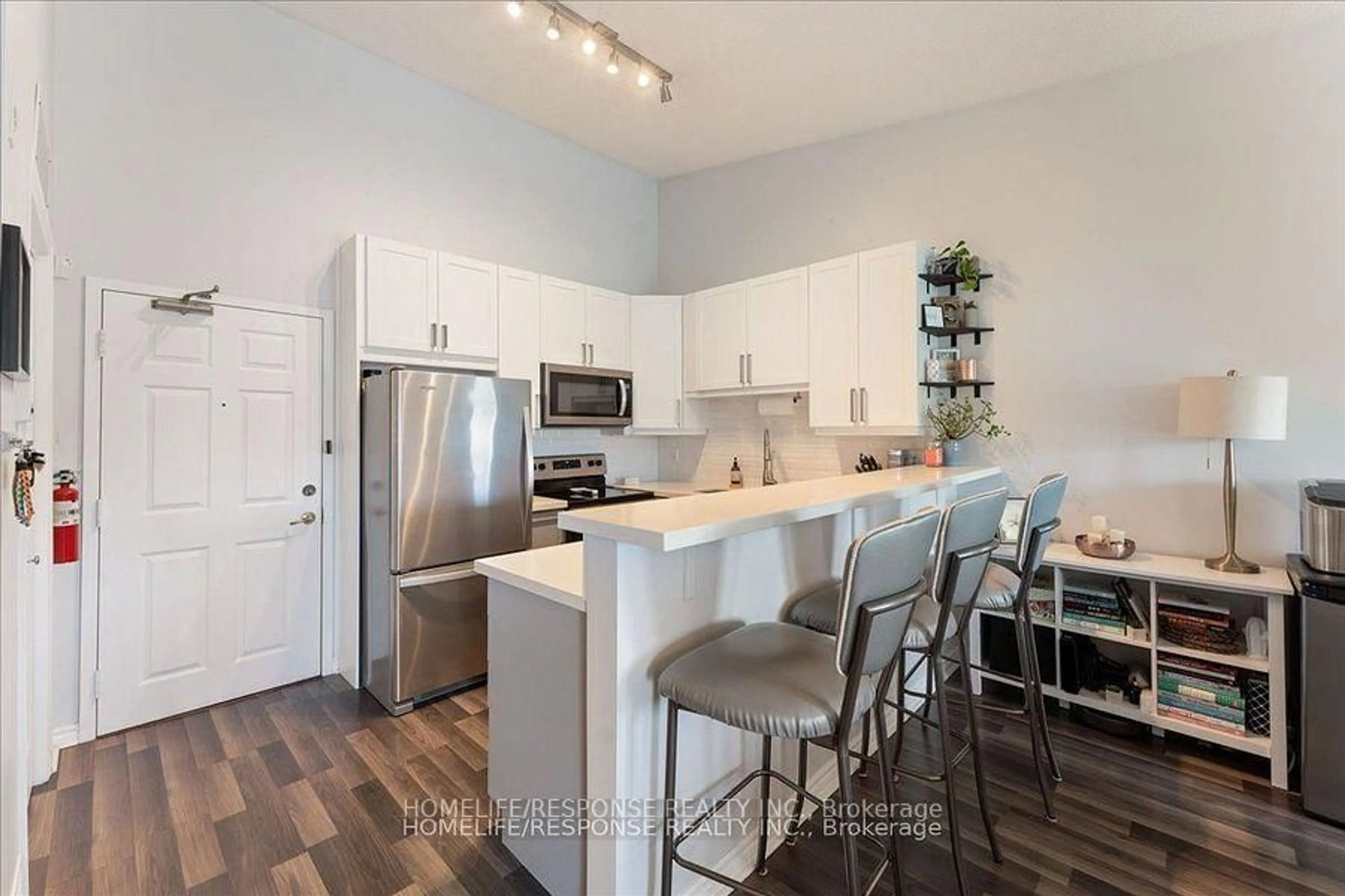Open concept kitchen, unknown for 1820 Walker's Line #403, Burlington Ontario L7M 4V4
