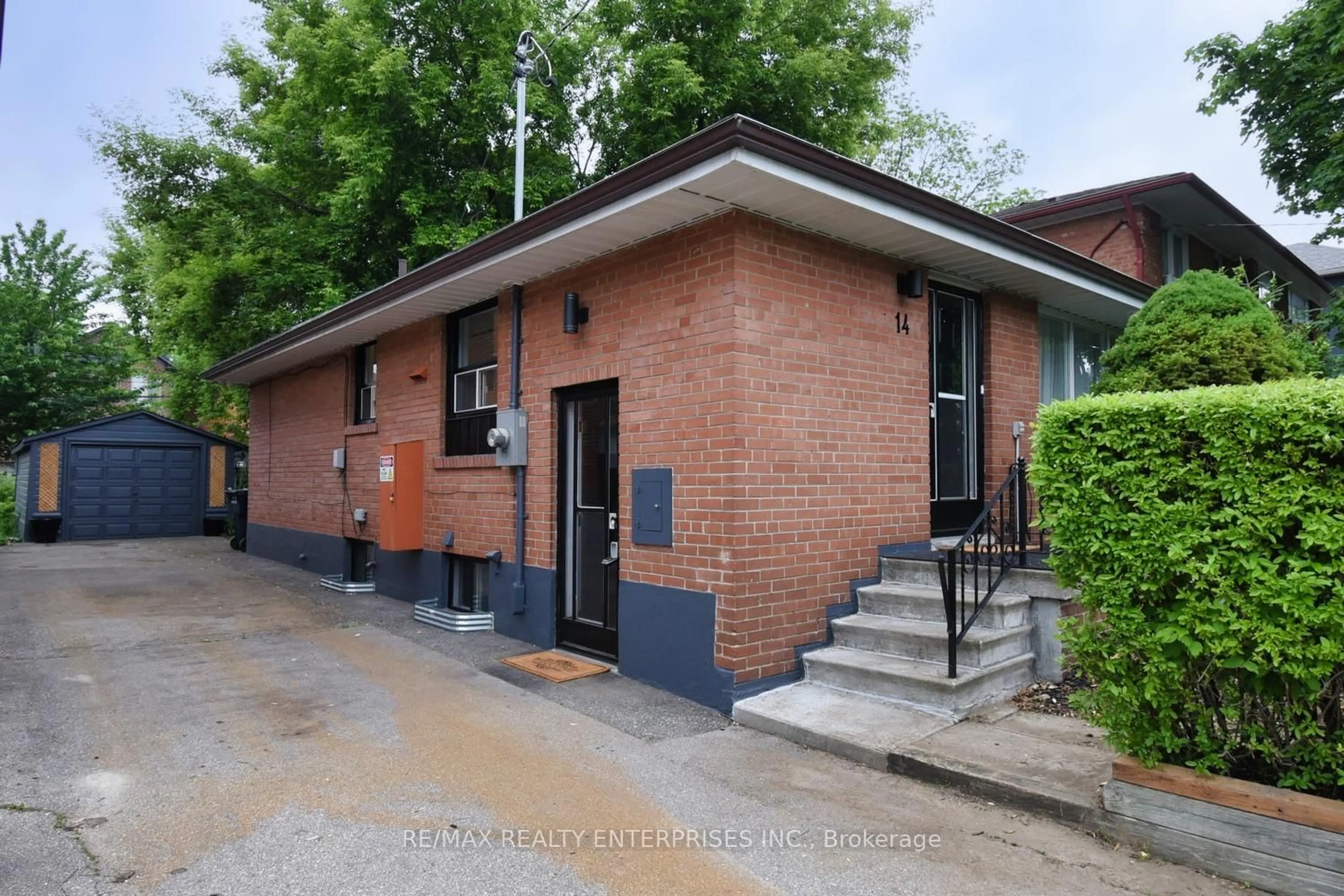 Home with brick exterior material, building for 14 Jellicoe Ave, Toronto Ontario M8W 1W1