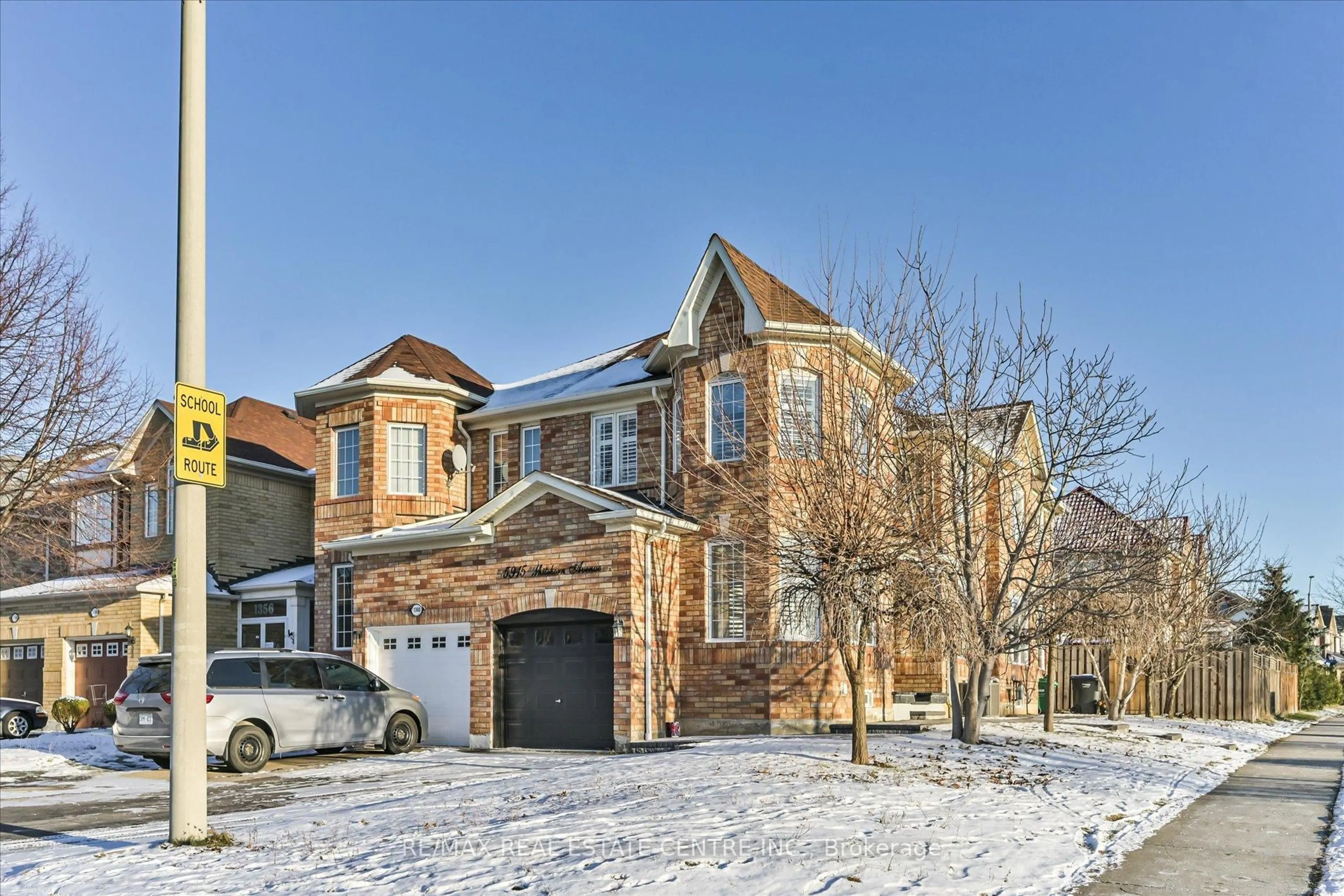 Home with brick exterior material, street for 5915 Whitehorn Ave, Mississauga Ontario L5V 2Z2