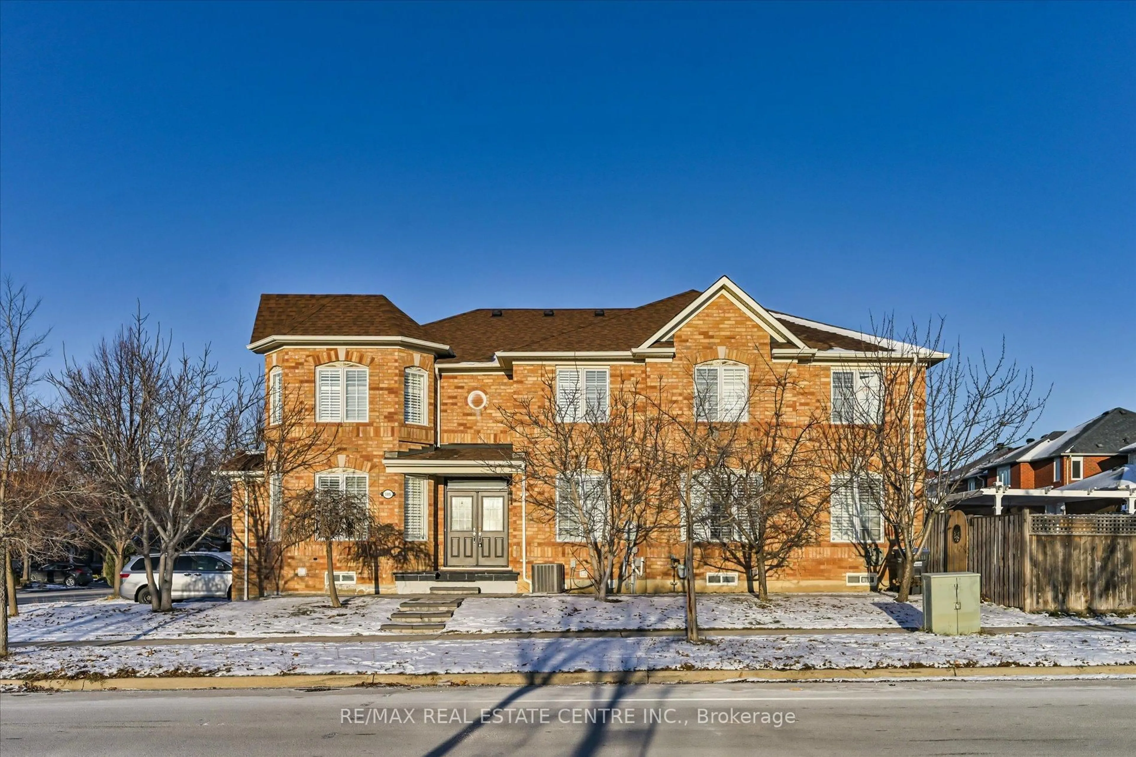 Home with brick exterior material, street for 5915 Whitehorn Ave, Mississauga Ontario L5V 2Z2