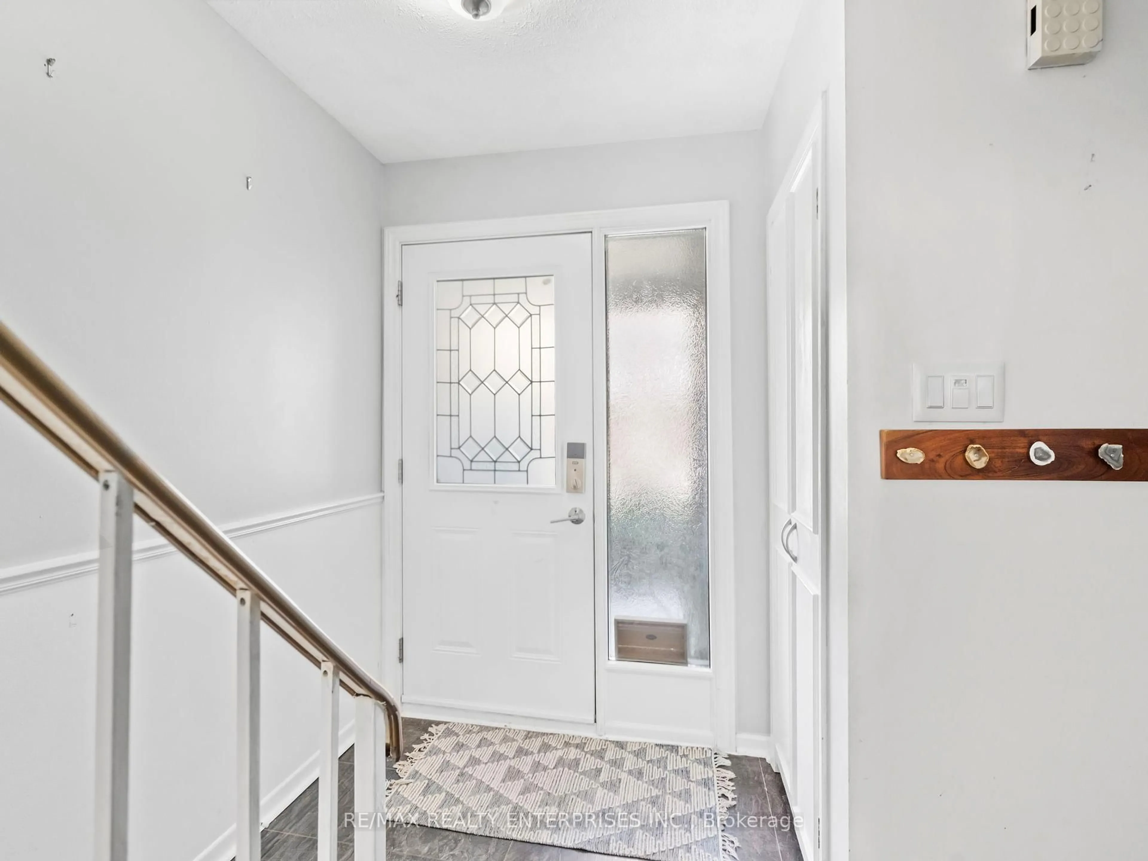 Indoor entryway for 661 Childs Dr #49, Milton Ontario L9T 4Y4