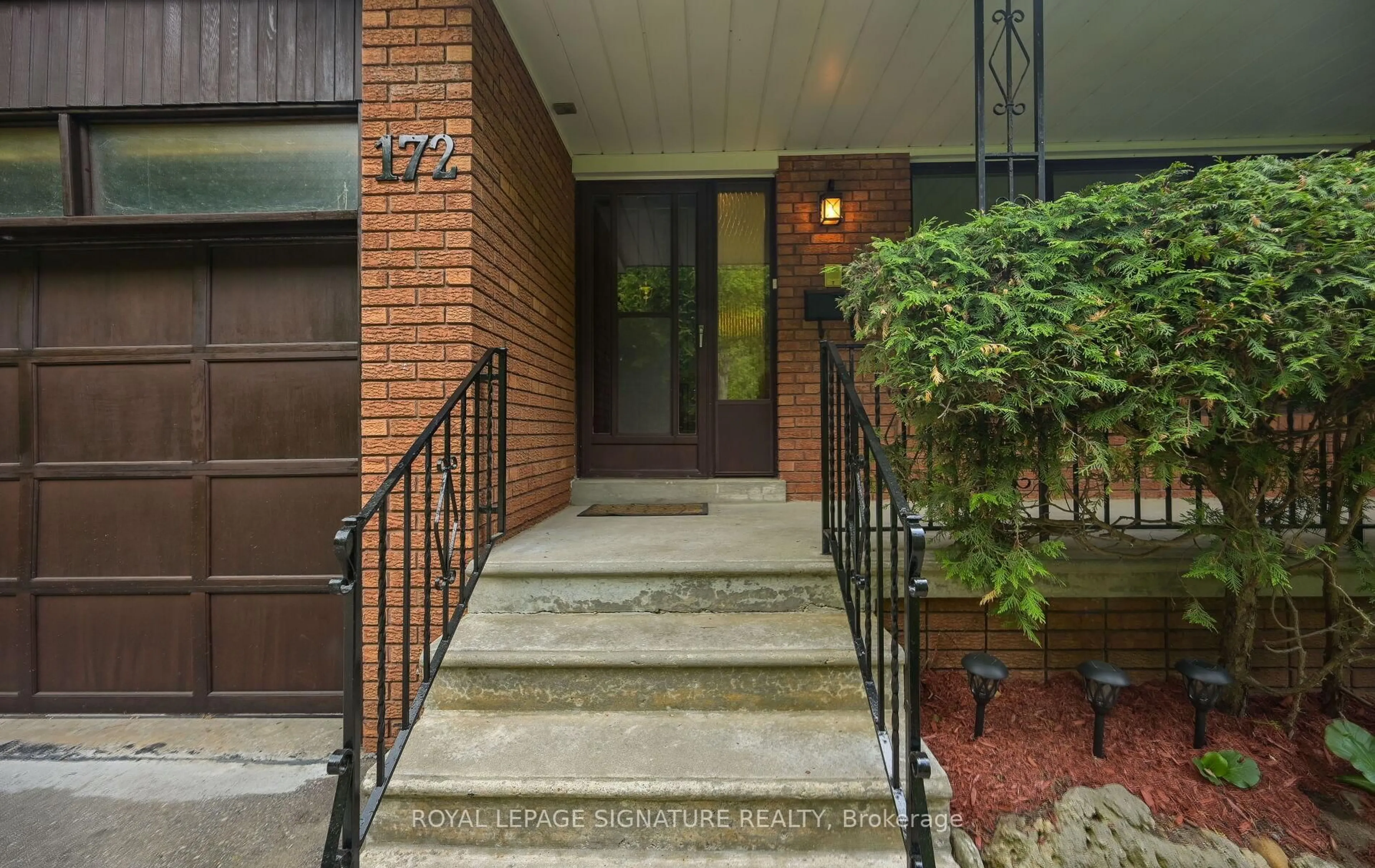 Unknown for 172 Glenview Dr, Mississauga Ontario L5G 4N2