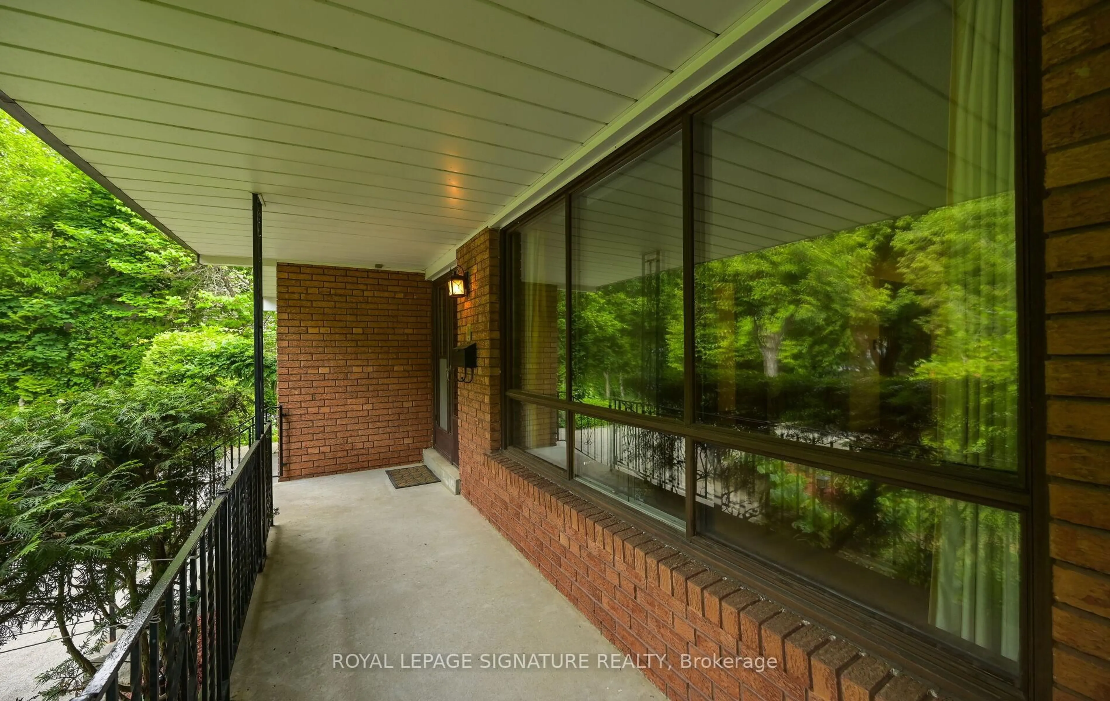 Unknown for 172 Glenview Dr, Mississauga Ontario L5G 4N2