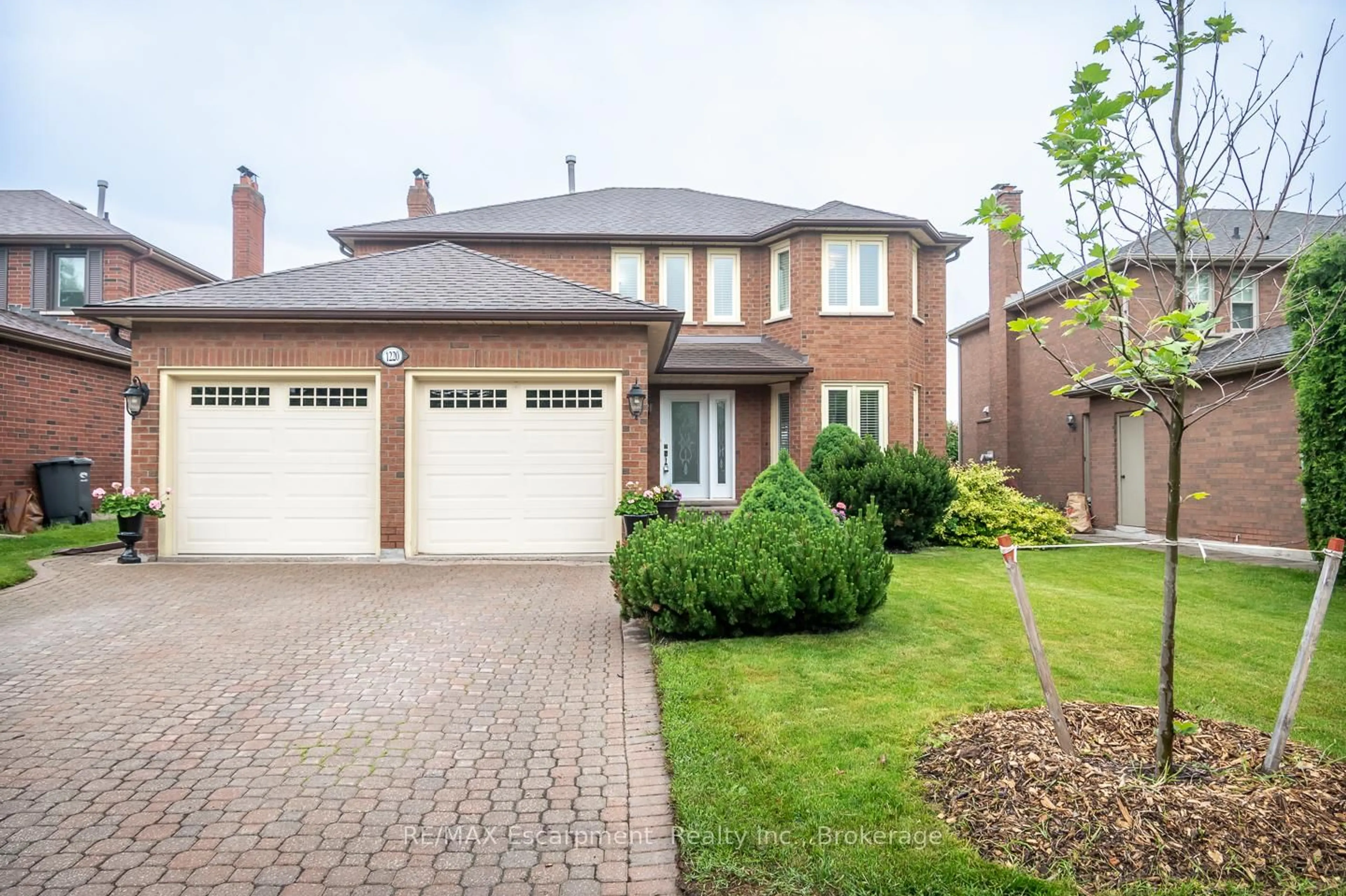 Home with brick exterior material, street for 1220 Grandview Dr, Oakville Ontario L6H 4Z1