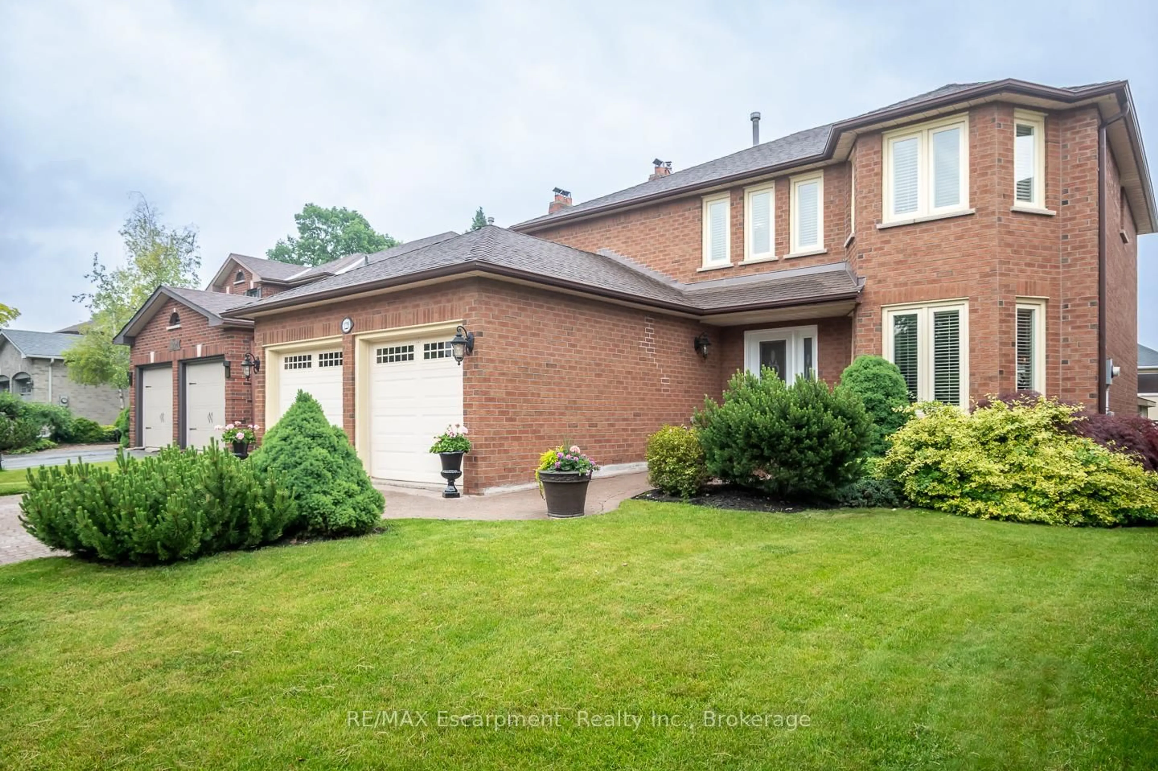 Home with brick exterior material, street for 1220 Grandview Dr, Oakville Ontario L6H 4Z1