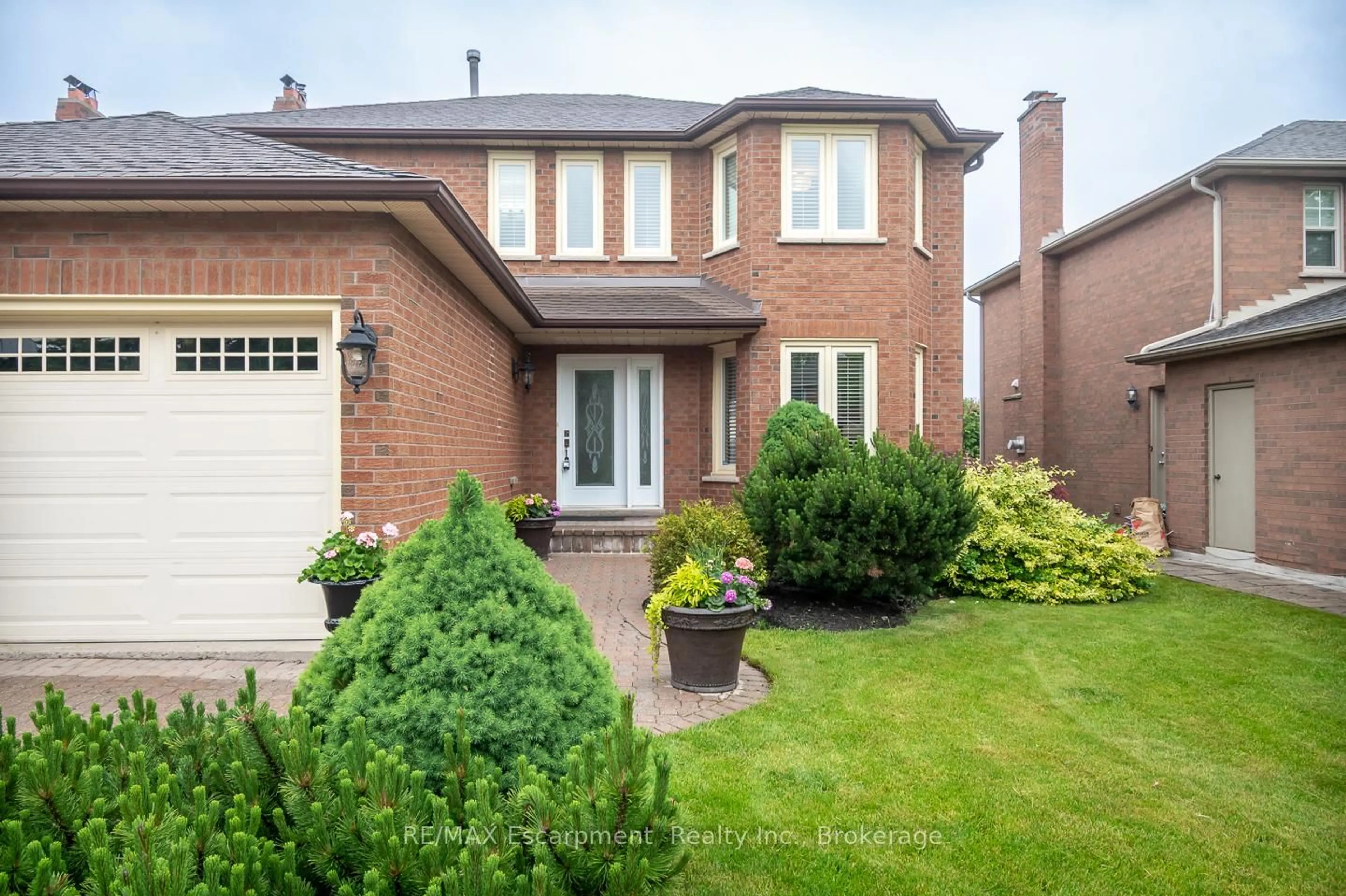 Home with brick exterior material, street for 1220 Grandview Dr, Oakville Ontario L6H 4Z1