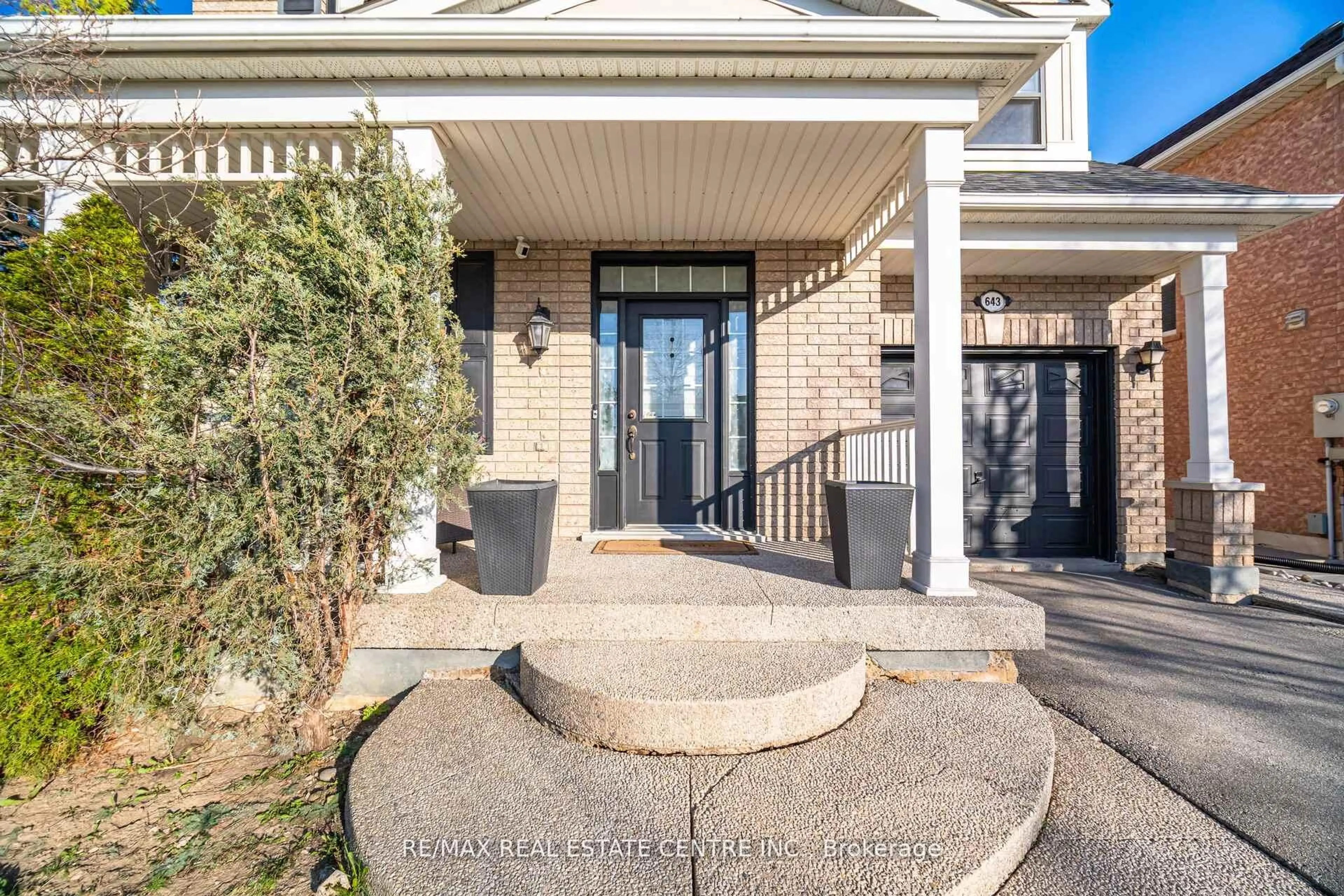 Unknown for 643 Hamilton Cres, Milton Ontario L9T 6G9