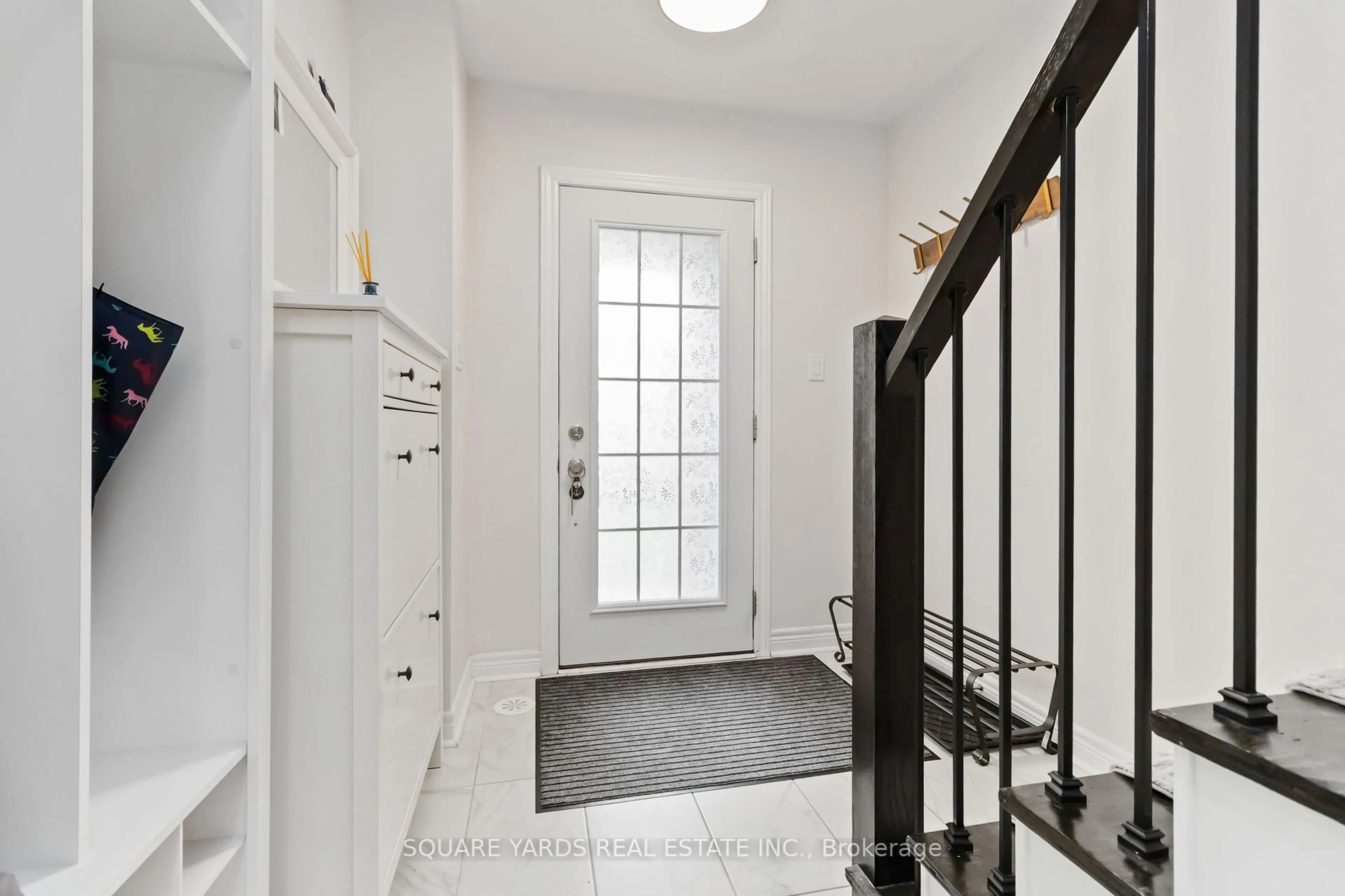 Indoor entryway for 2280 BARONWOOD Dr #99, Oakville Ontario L6M 0K4