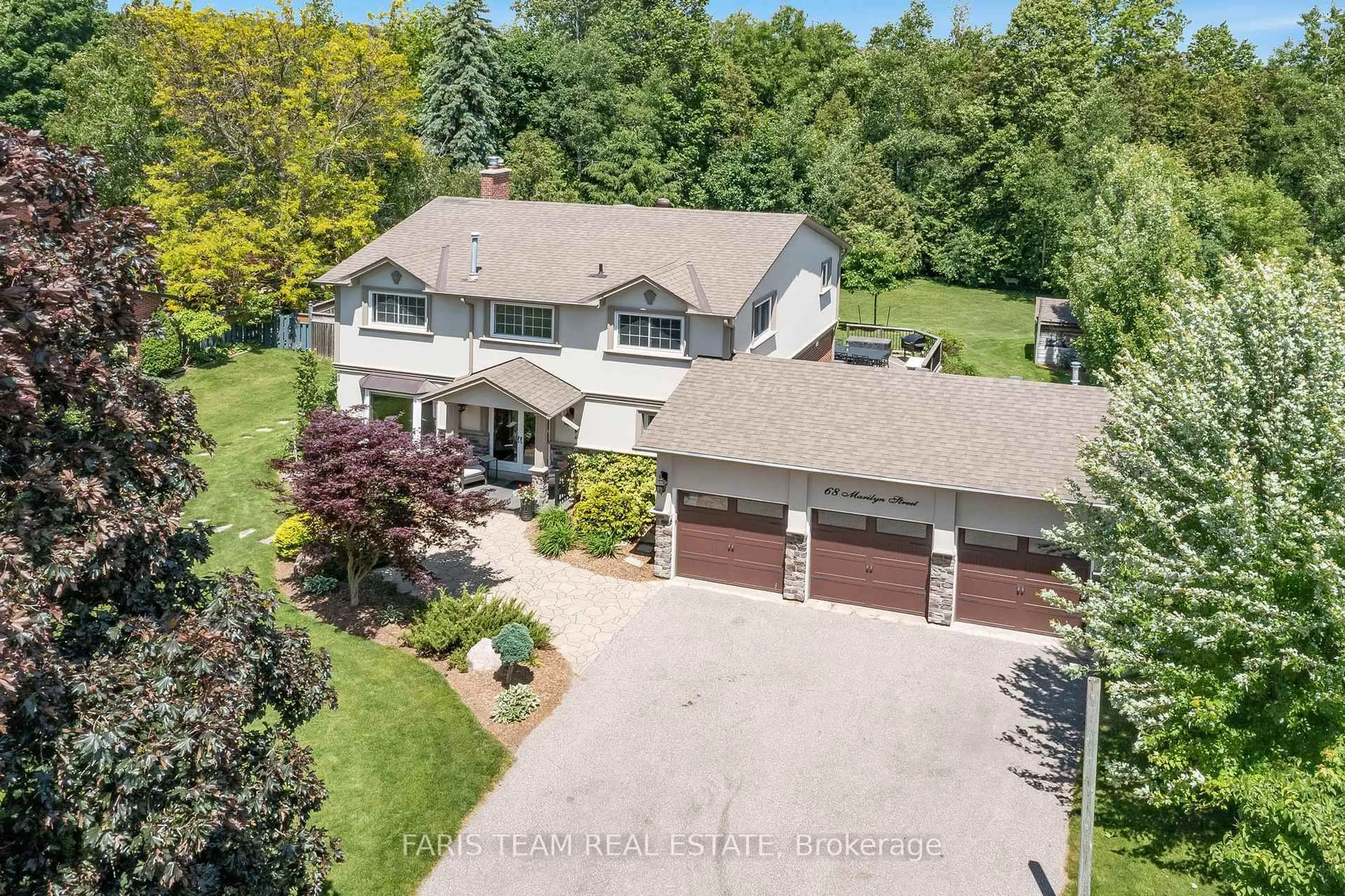 A pic from outside/outdoor area/front of a property/back of a property/a pic from drone, street for 68 Marilyn St, Caledon Ontario L7C 1H5