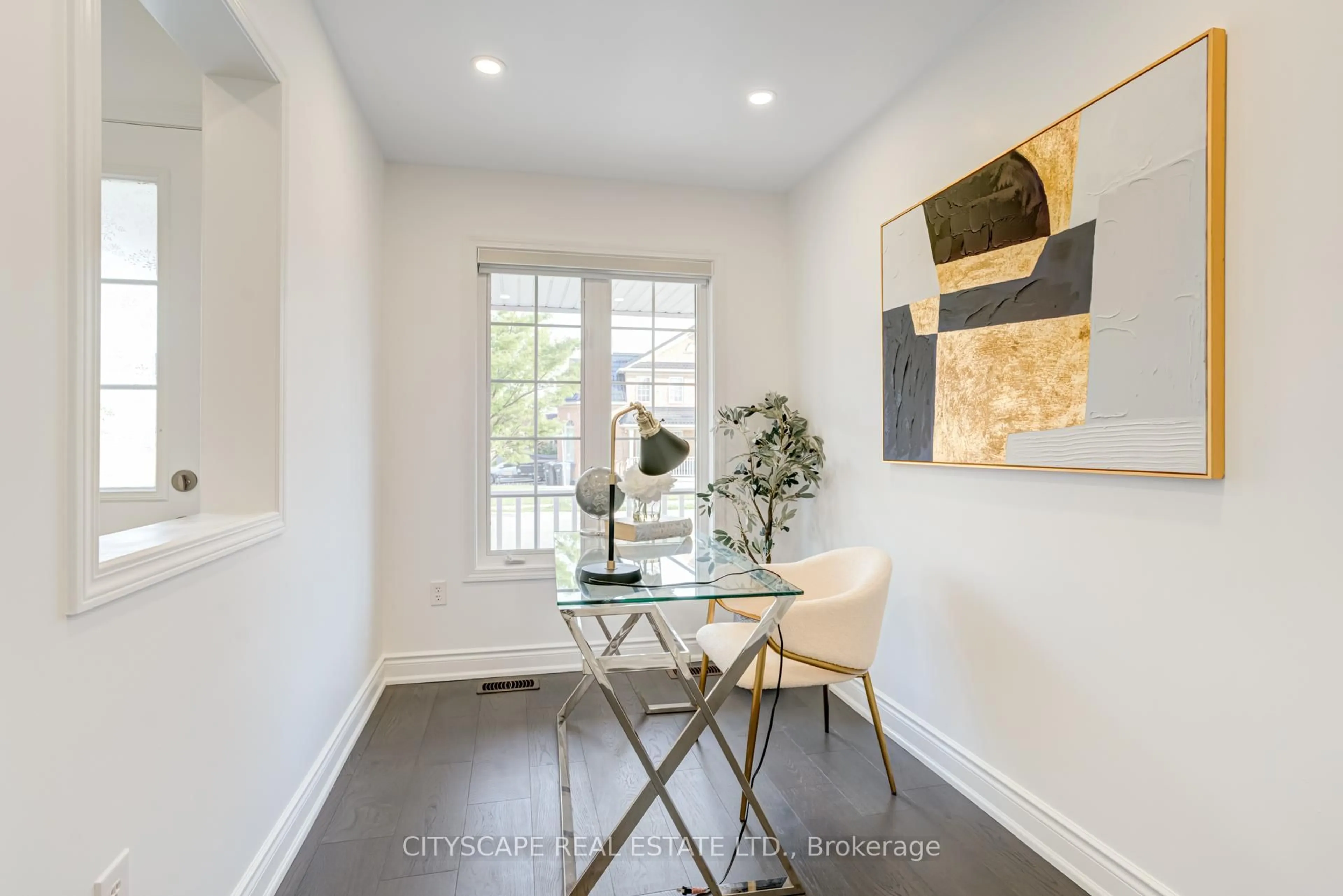 A pic of a room for 190 Fandango Dr, Brampton Ontario L6X 0L3