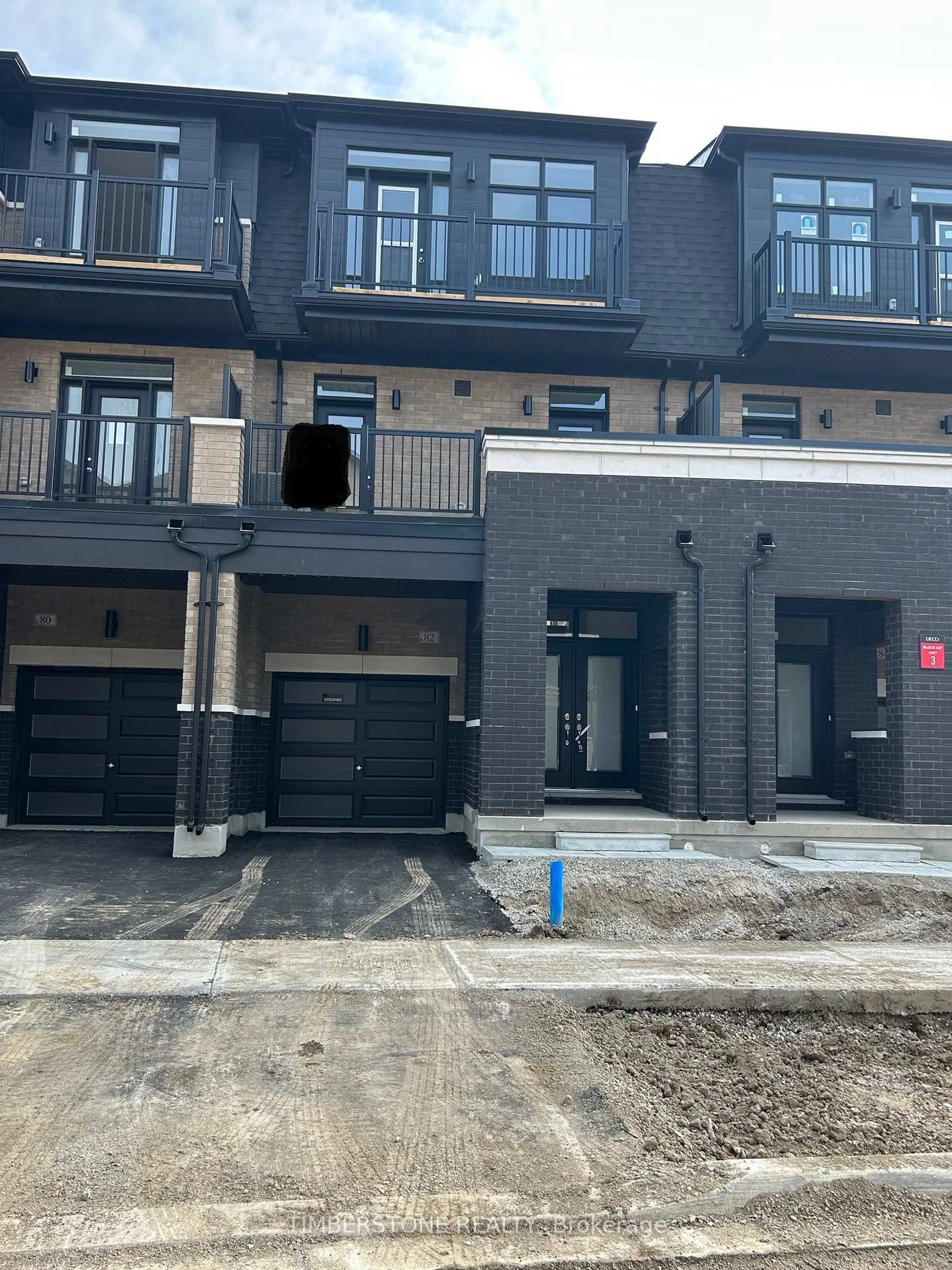 Unknown for 82 Blue Pond Dr, Brampton Ontario L7A 5M1