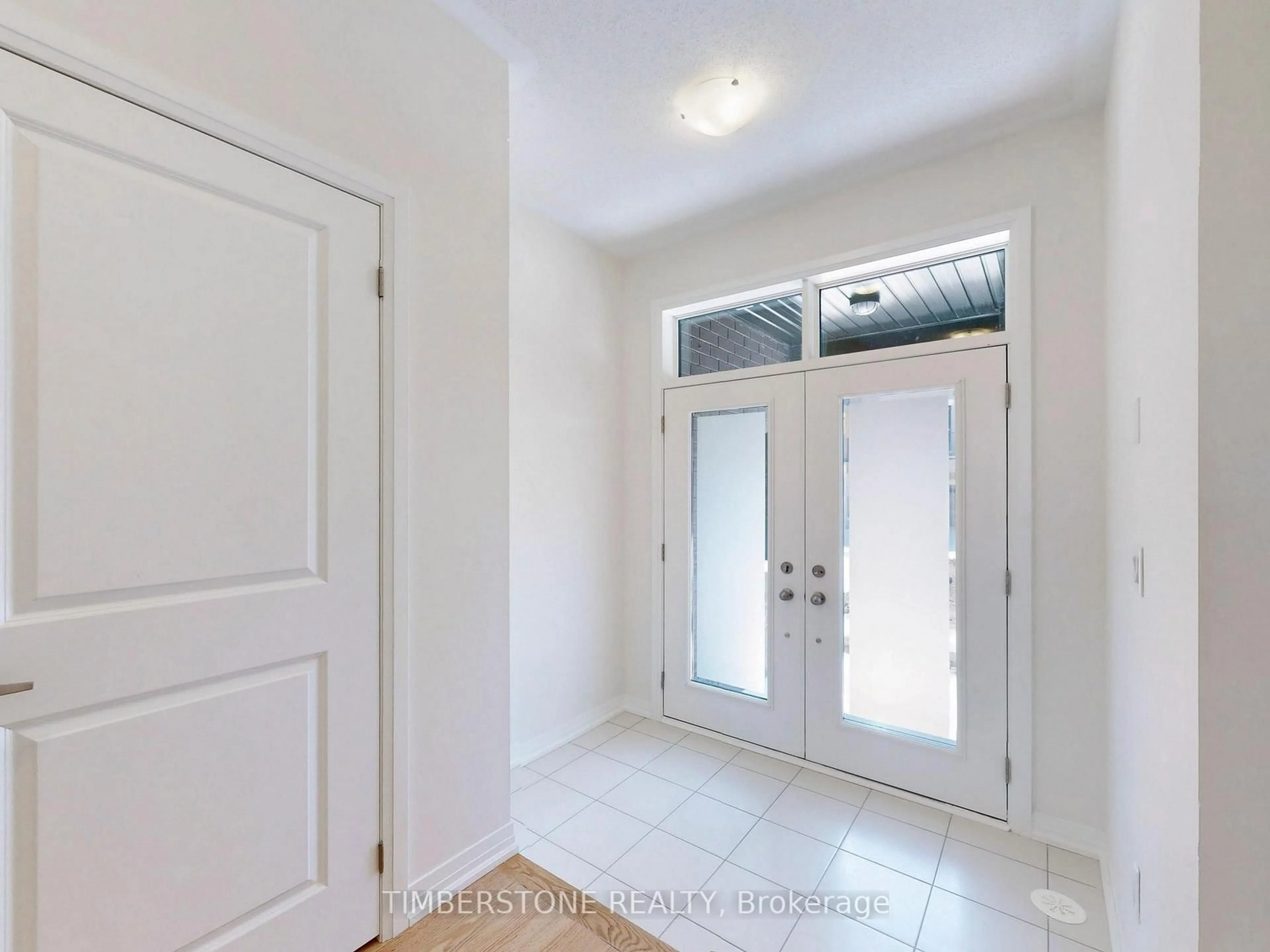 Indoor entryway for 82 Blue Pond Dr, Brampton Ontario L7A 5M1