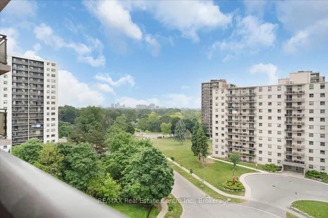 Additional image 11 of 975 WARWICK Crt Unit 806
