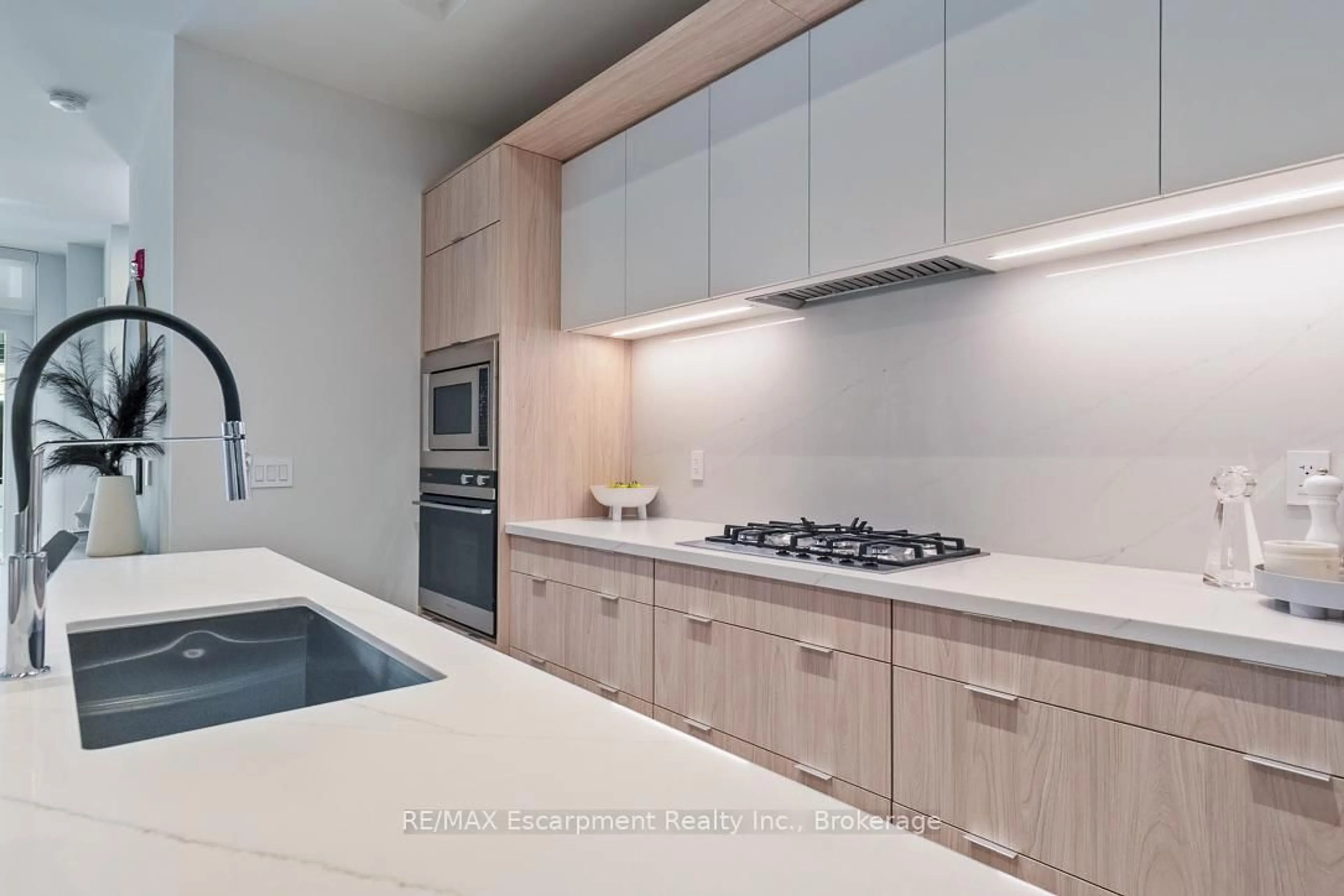 Contemporary kitchen, unknown for 123 Maurice Dr #105, Oakville Ontario L6K 2W6