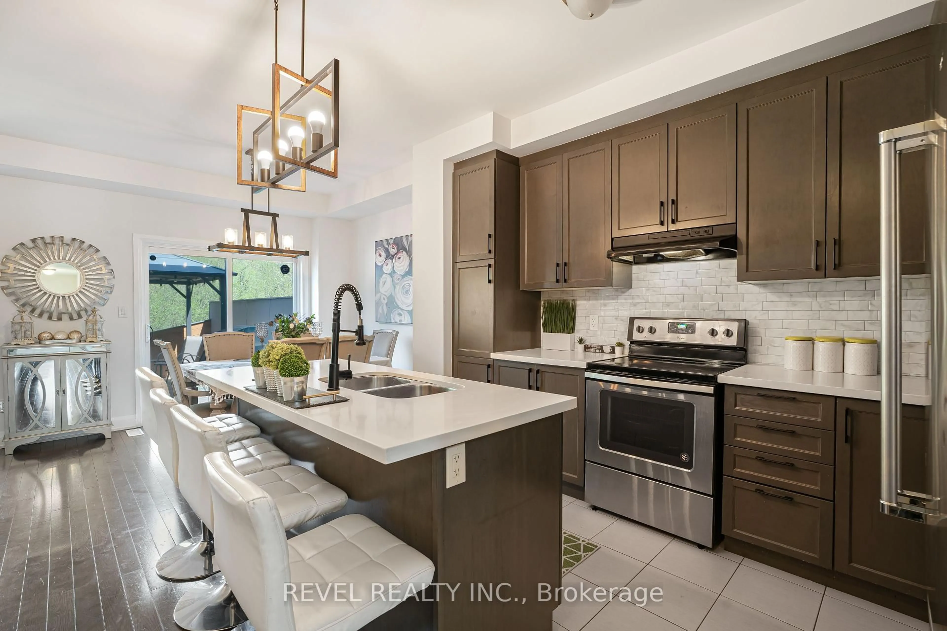 Open concept kitchen, ceramic/tile floor for 11 Oliana Way, Brampton Ontario L6Y 6G8