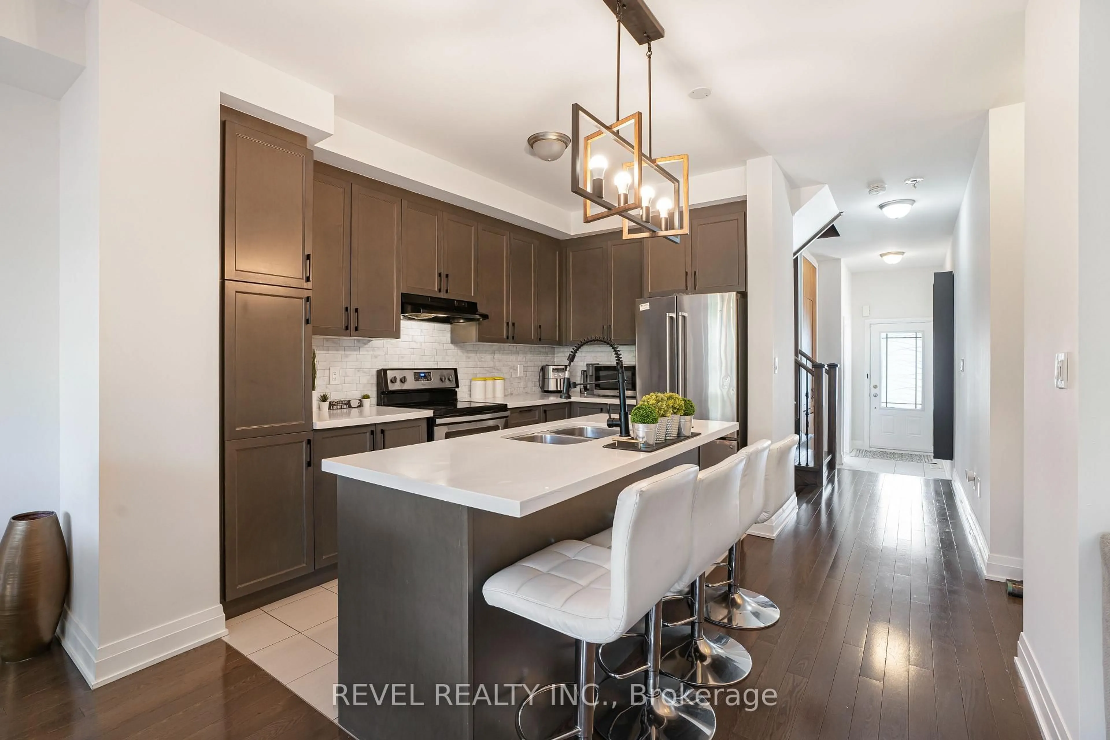 Open concept kitchen, unknown for 11 Oliana Way, Brampton Ontario L6Y 6G8