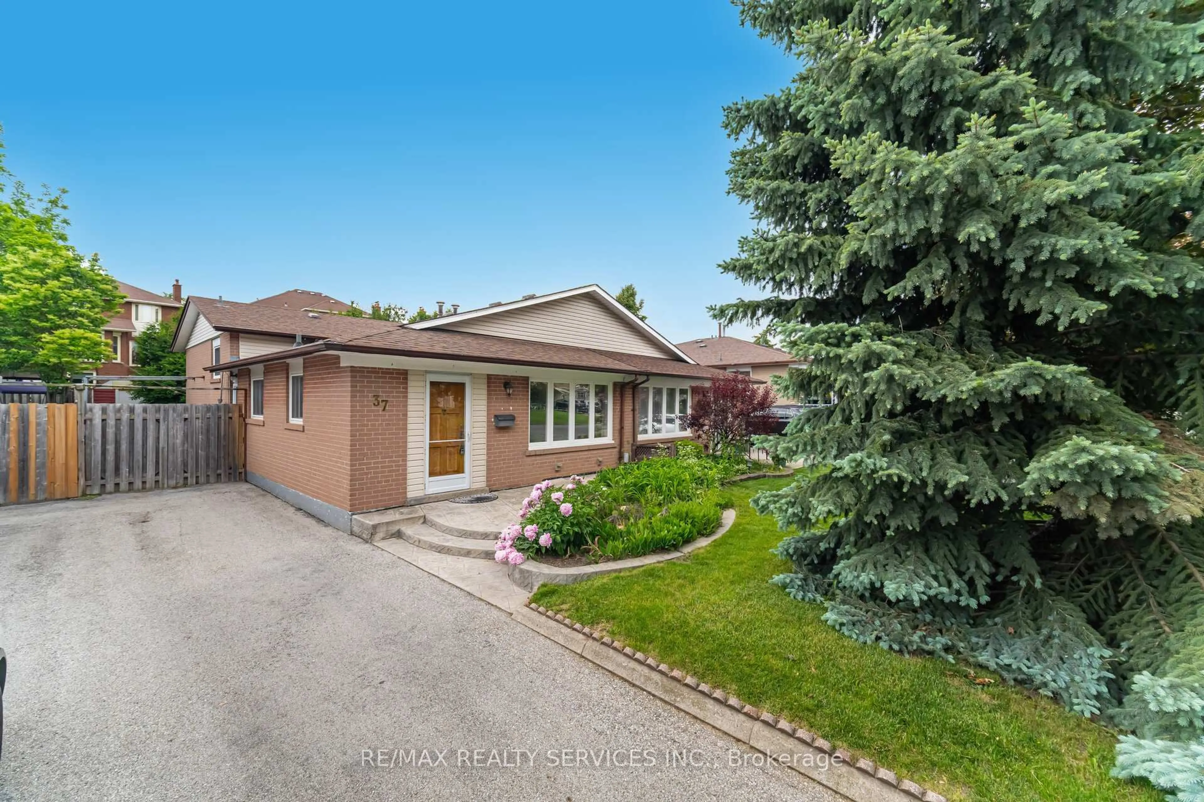 Home with brick exterior material, street for 37 Welbeck Dr, Brampton Ontario L6X 2K9