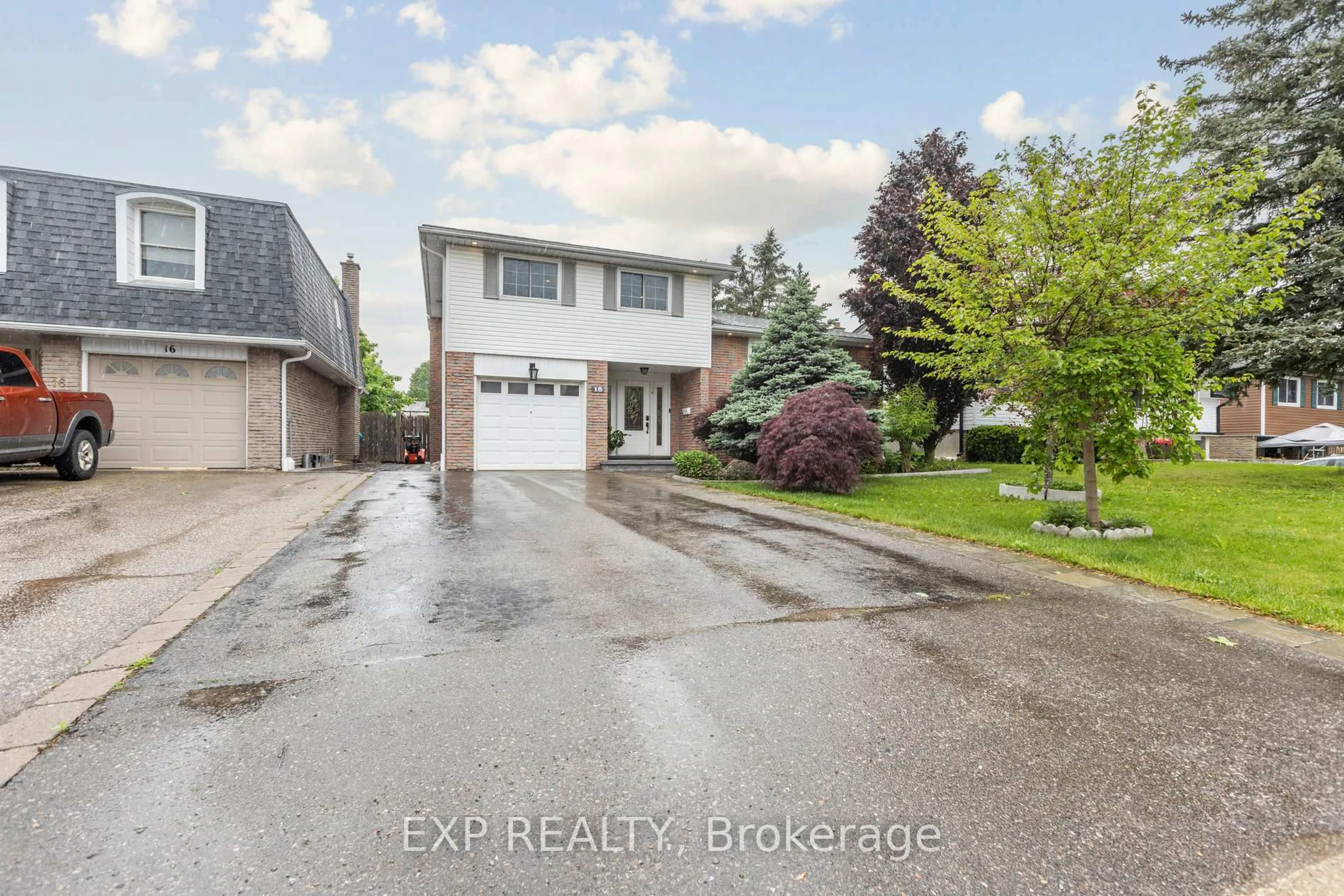 A pic from outside/outdoor area/front of a property/back of a property/a pic from drone, street for 18 Norman Ave, Halton Hills Ontario L7J 2R4