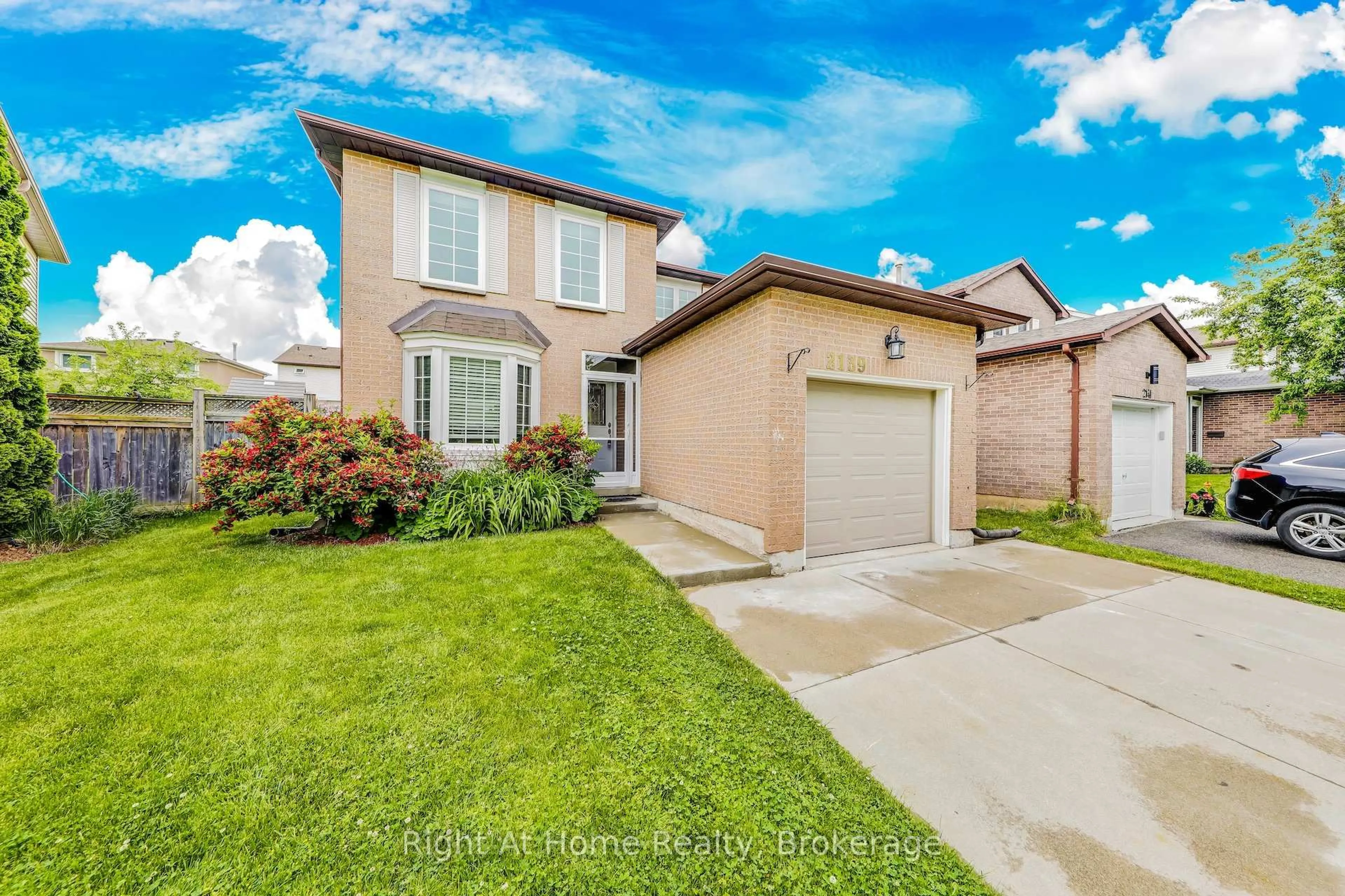 Unknown for 2139 HUNT Cres, Burlington Ontario L7M 2P2