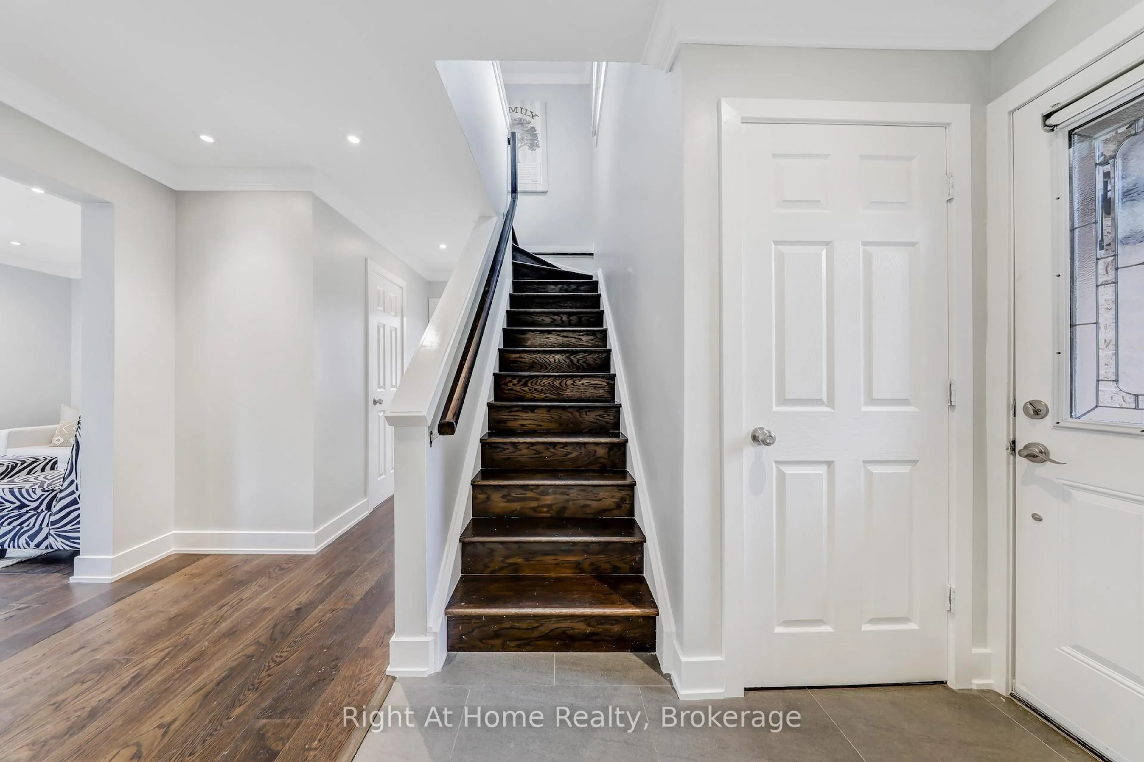 Unknown for 2139 HUNT Cres, Burlington Ontario L7M 2P2