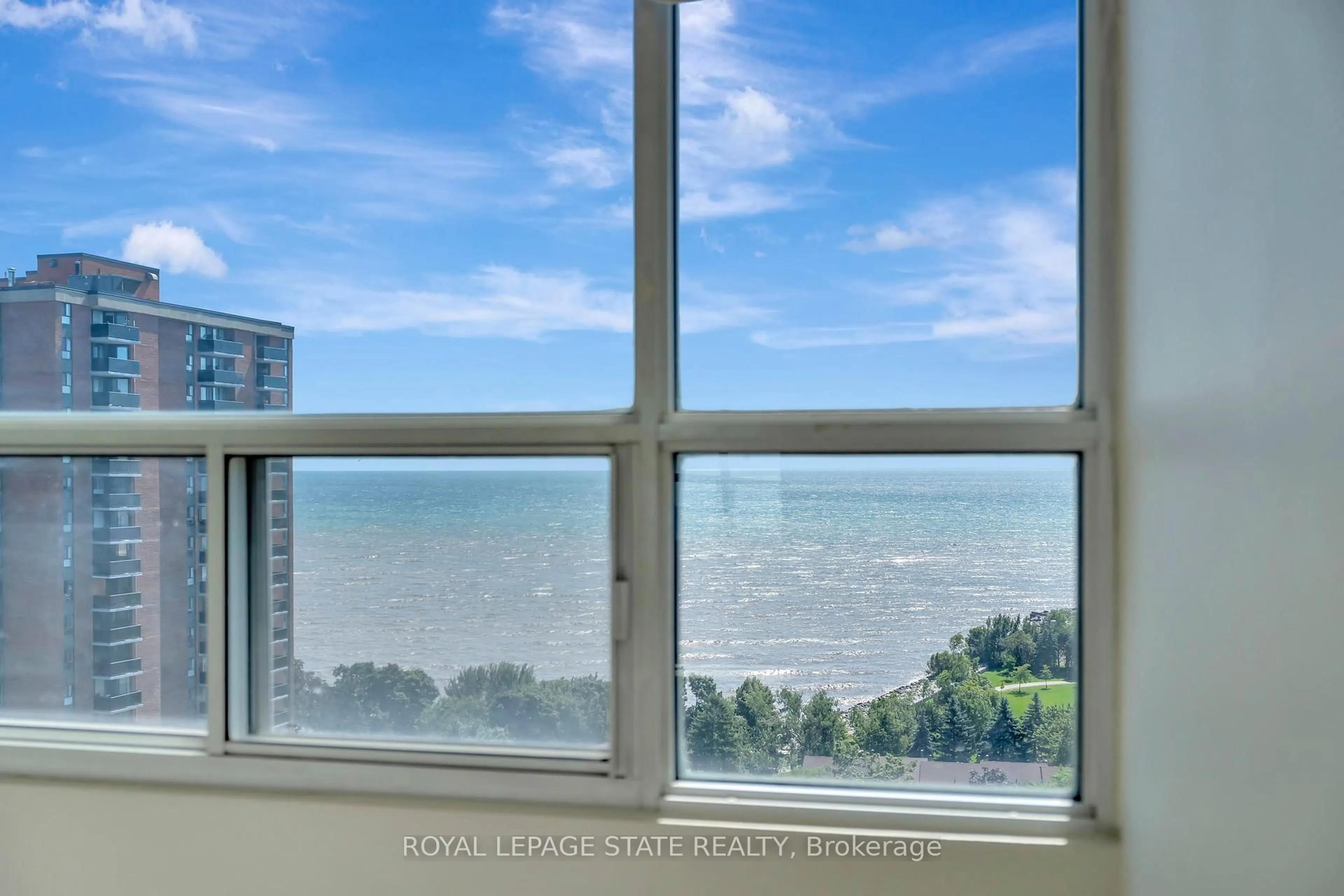 A pic of a room for 2263 Marine Dr #1505, Oakville Ontario L6L 5K1